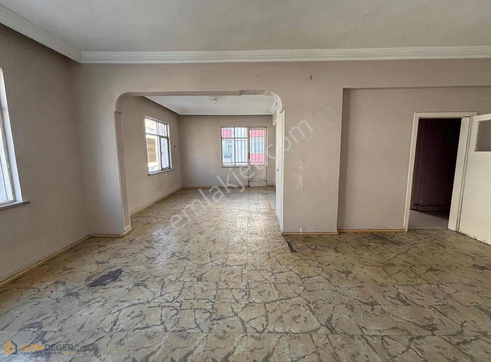 Yatırıma Uygun Fırsat Daire Merkezde Ara Kat