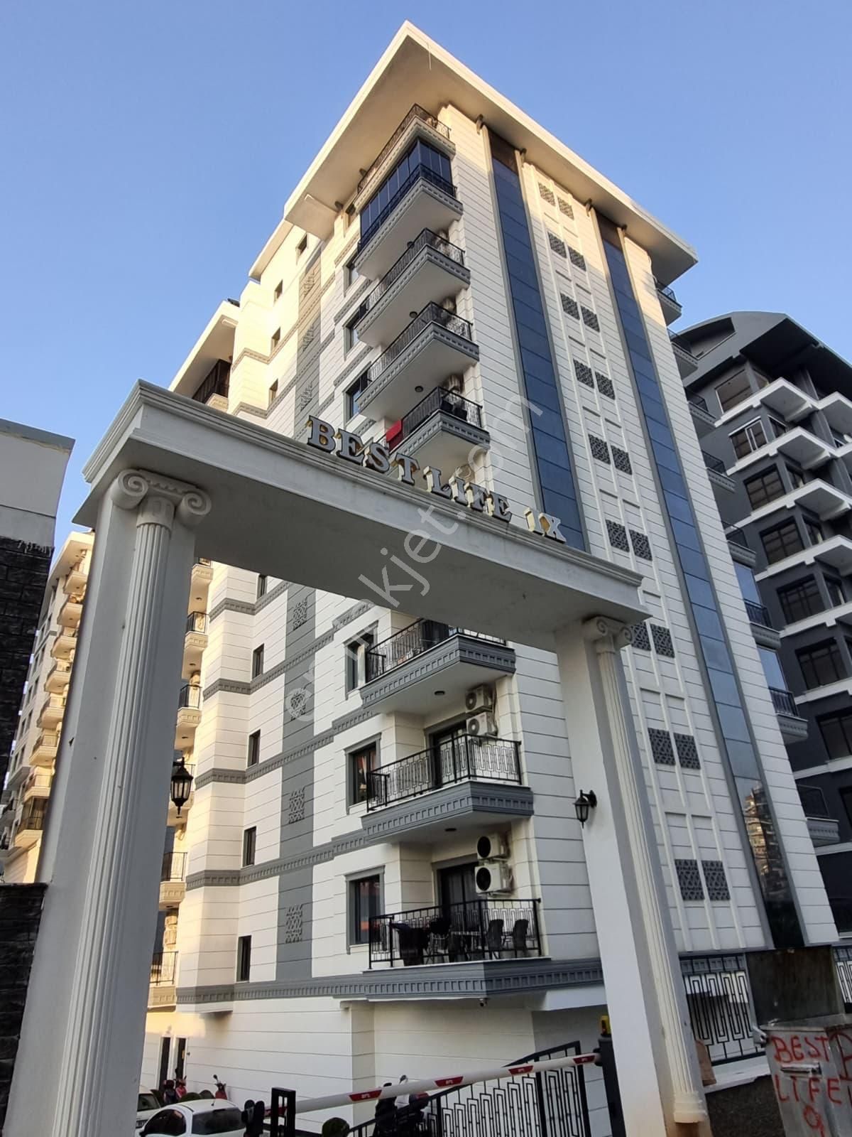 Mahmutlar Atatürk Caddesi Üzerinde Satılık 1+1 Lüks Daire