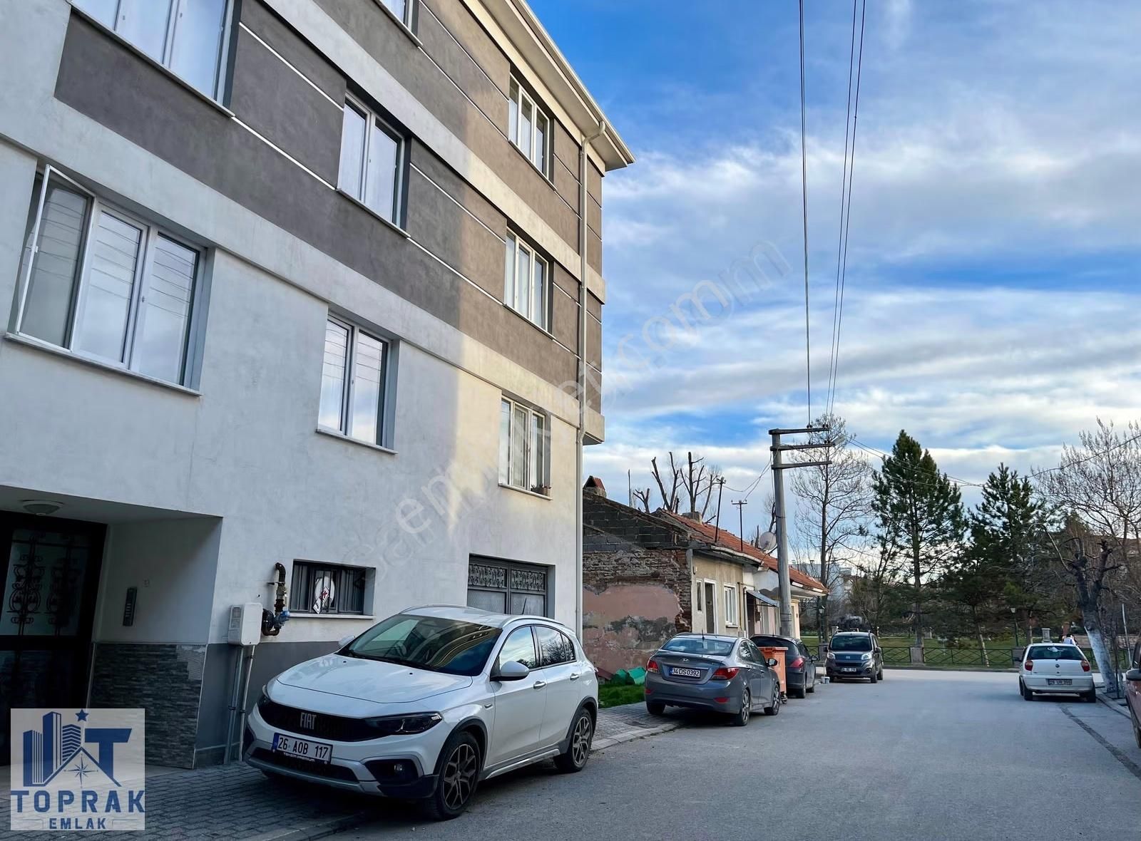 Toprak Emlaktan Osmangazi Mh Ebeveyn Banyolu/ 130m2 /kiralık 3+1