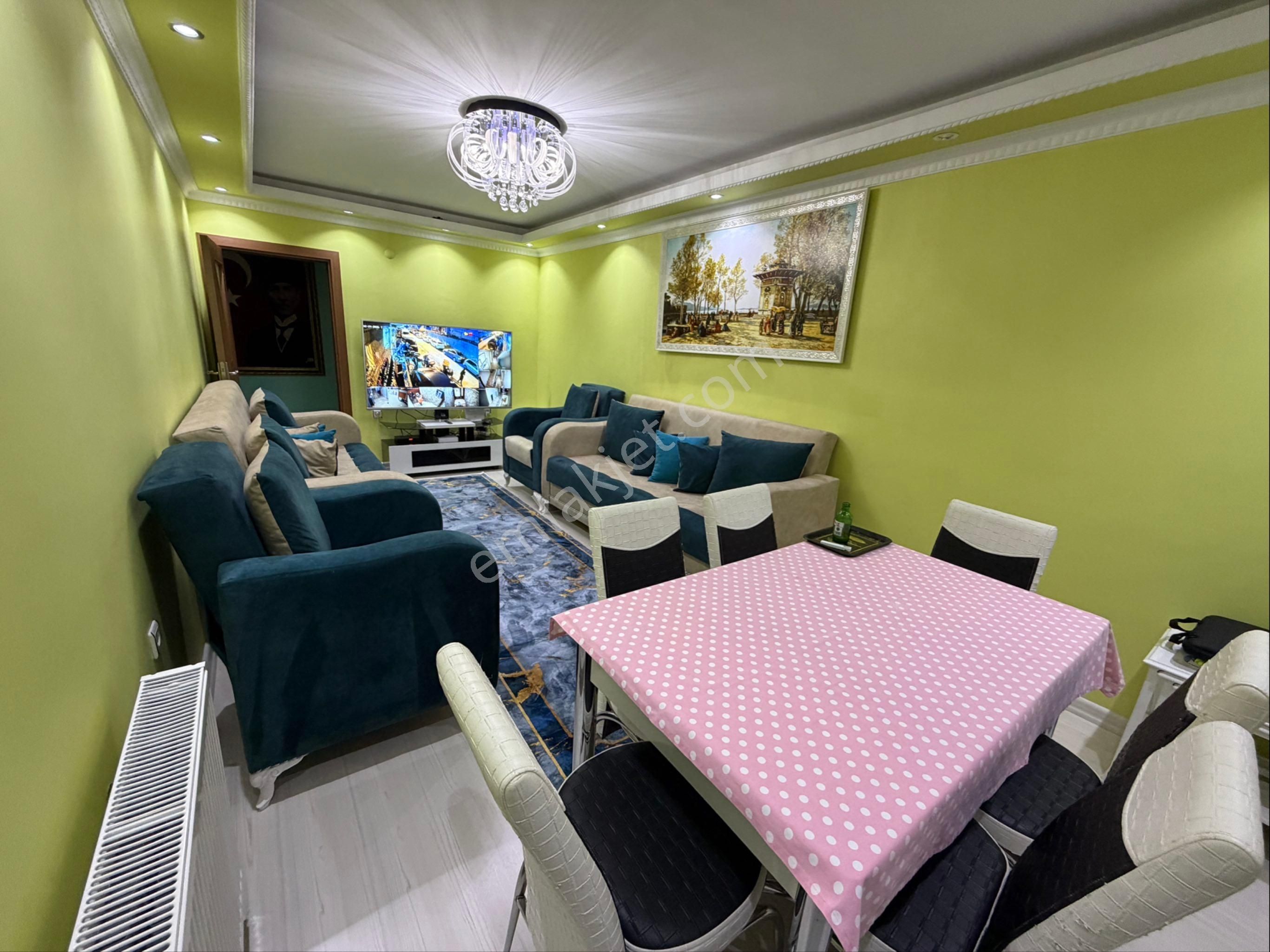 Dakikalar İçinde Metrobüstesiniz / İskanlı Krediye Uygun 2+1 Daire