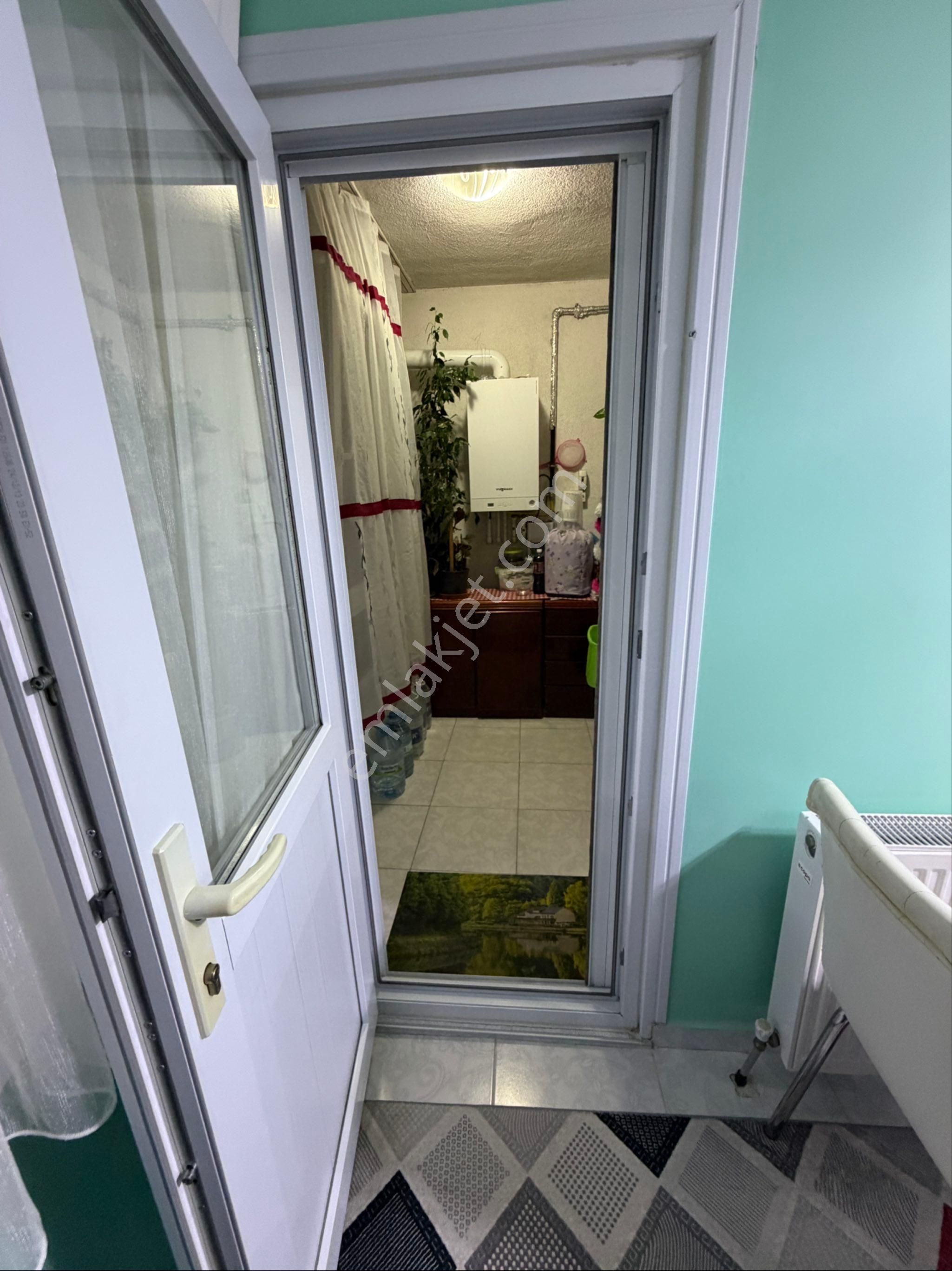 Dakikalar İçinde Metrobüstesiniz / İskanlı Krediye Uygun 2+1 Daire - Görsel 14