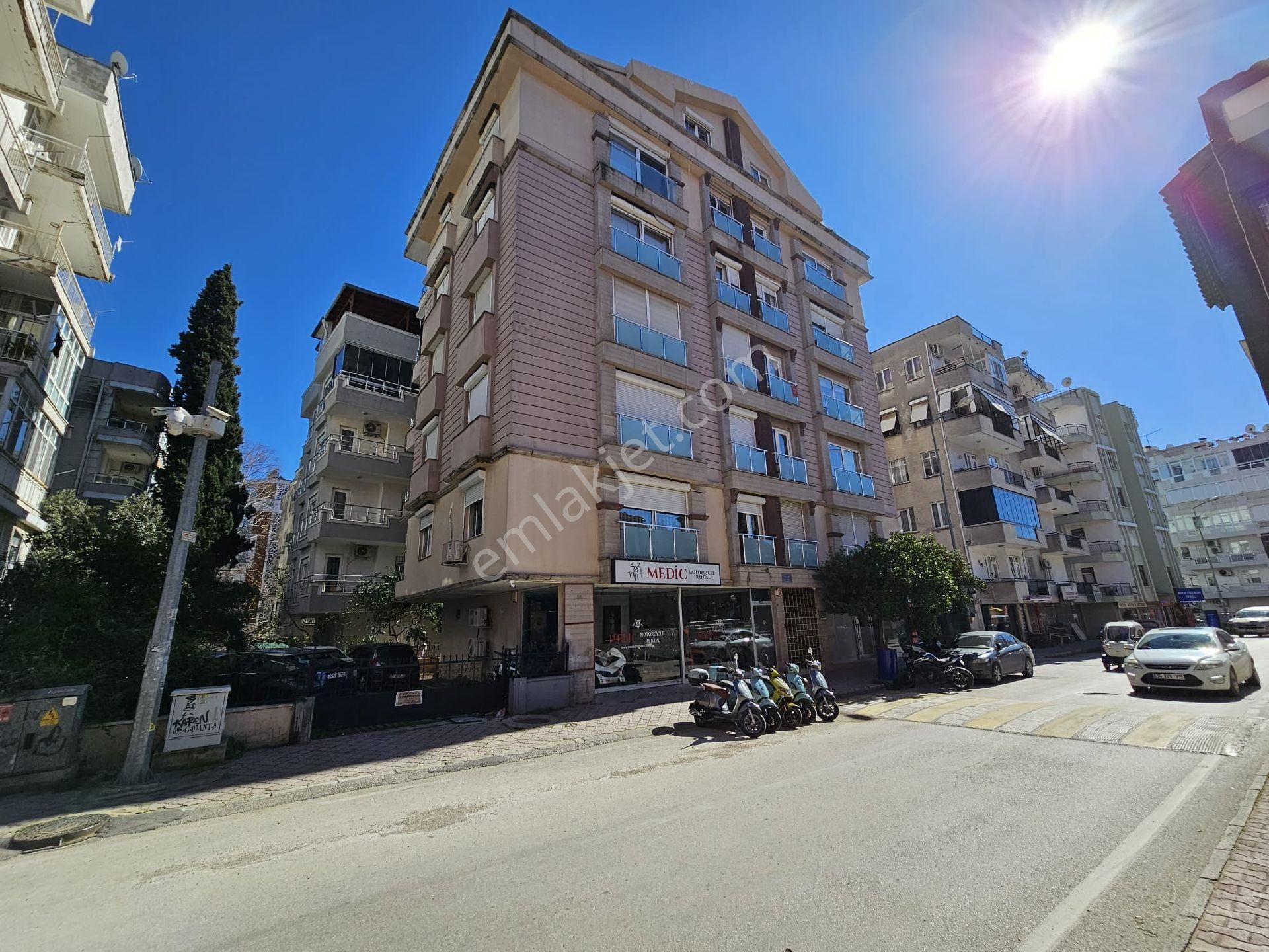 Sinan Mahallesi Antalya Lisesi Çaprazı 2+1 Eşyalı Asansörlü Satılık Yatırımlık Daire