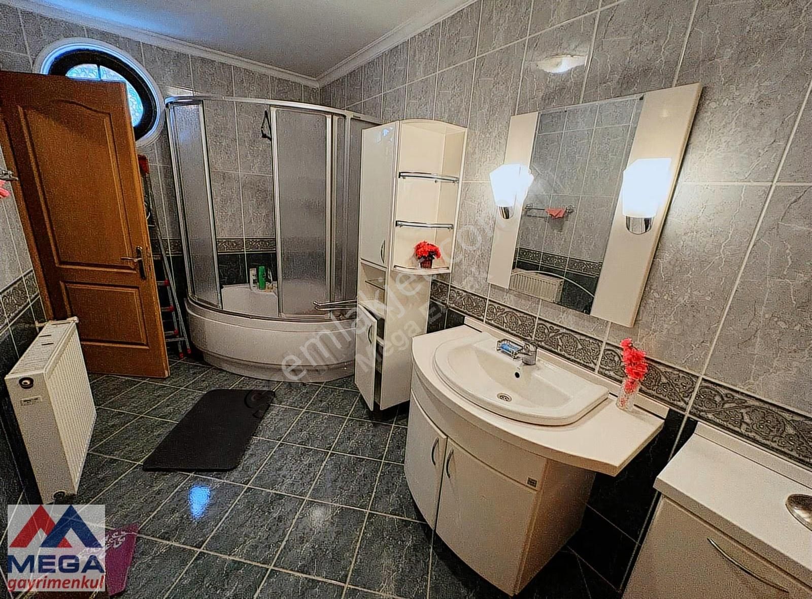 Fenerbahçe Dalyan Kulüp Karşısında 4+1 Kiralık Az Katlı Bina - Görsel 6