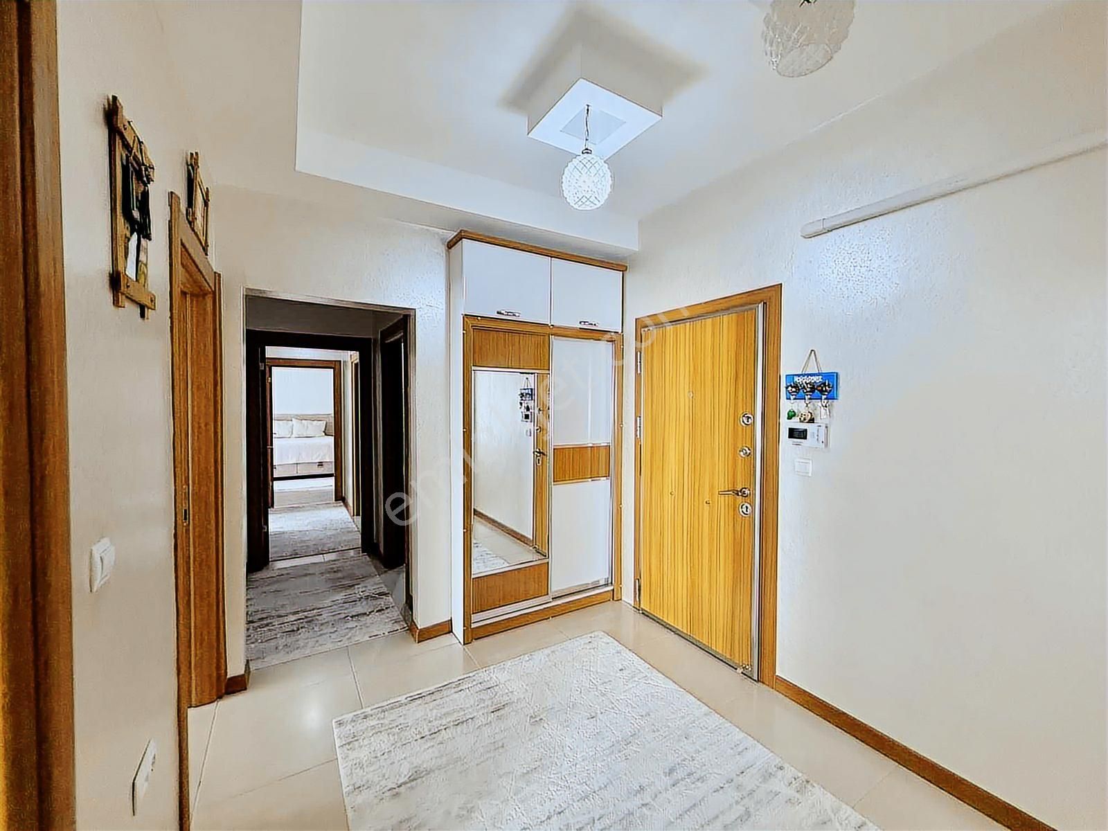 İldem Mahallesinde Tramvay Yanı Geniş 3+1 Satılık Daire - Görsel 13