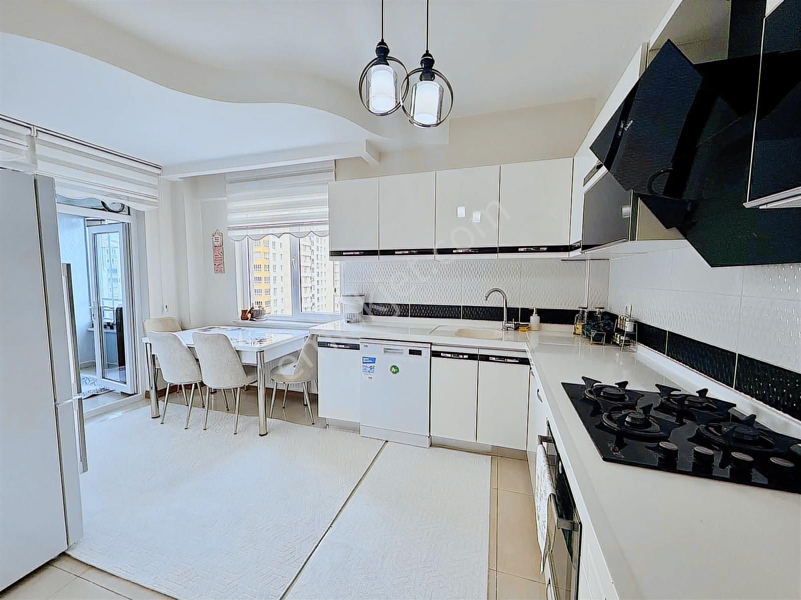 İldem Mahallesinde Tramvay Yanı Geniş 3+1 Satılık Daire - Görsel 10