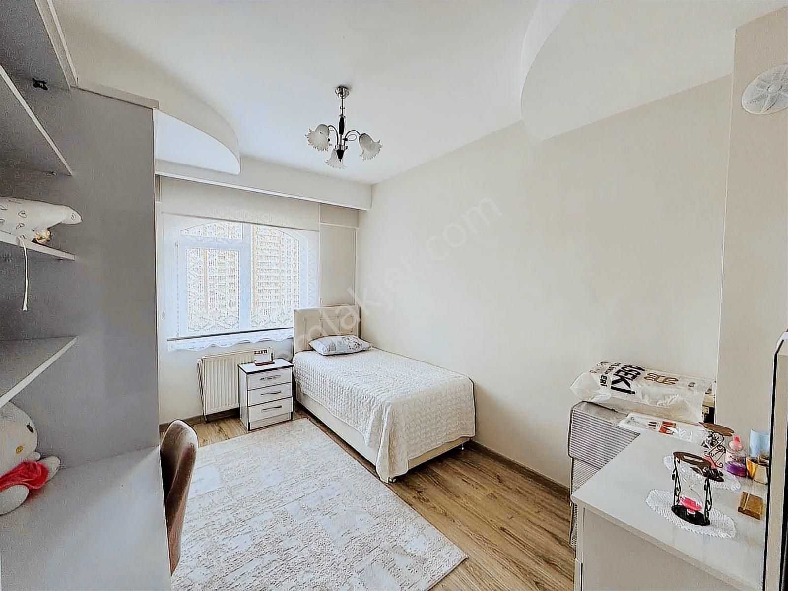 İldem Mahallesinde Tramvay Yanı Geniş 3+1 Satılık Daire - Görsel 19