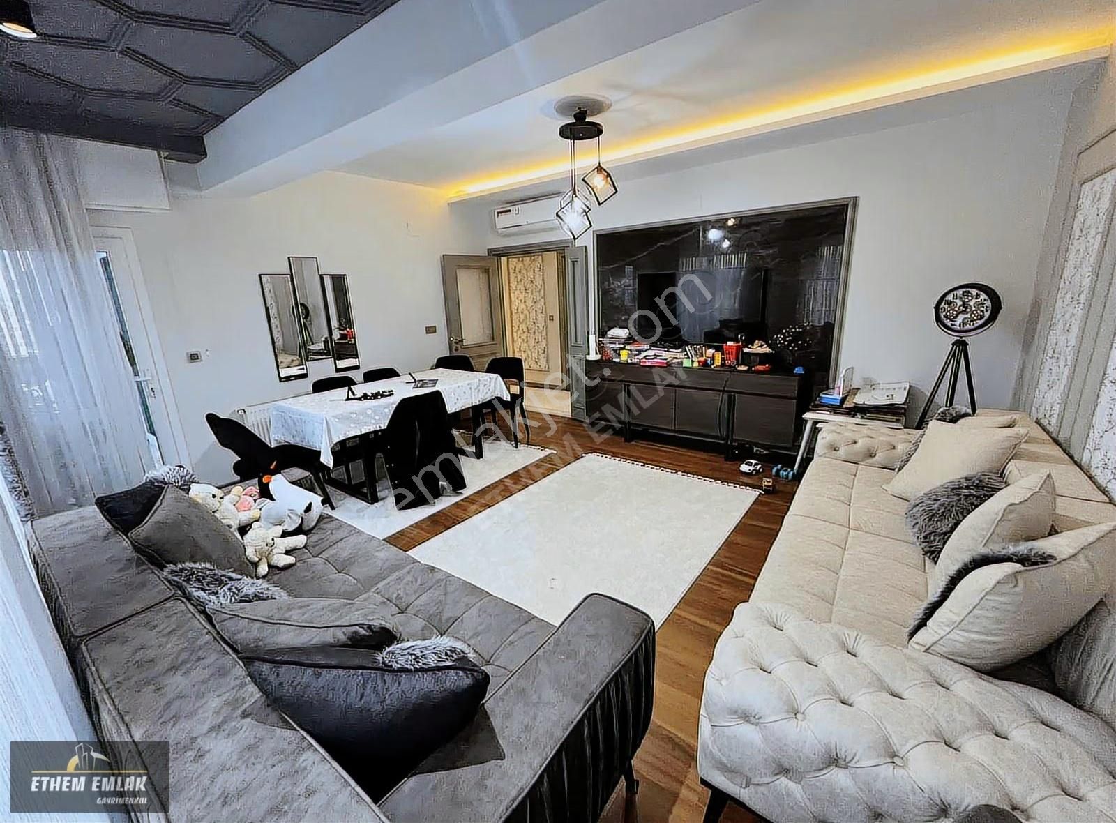 Lüks Ve Şık Kapalı Mutfaklı D.gazlı Giyinme Odalı Satılık 3+1