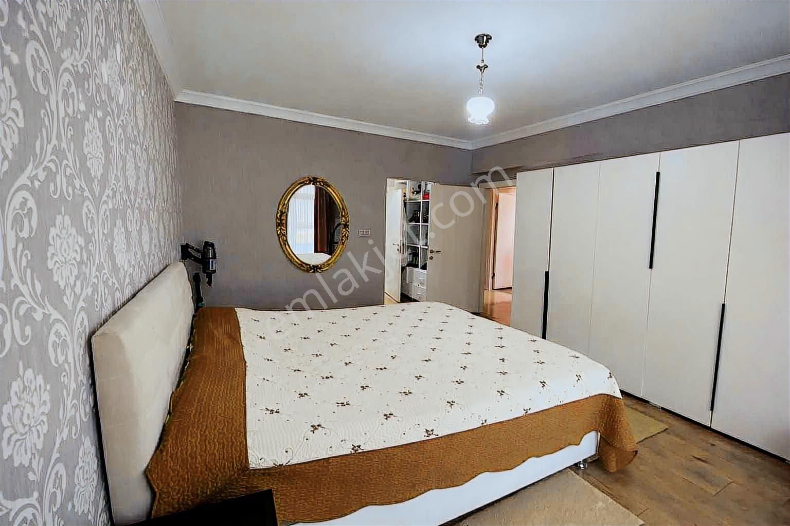 Turgut Özal Mahallesinde Ferah Geniş Yapılı 4+1 Satılık Daire - Görsel 10