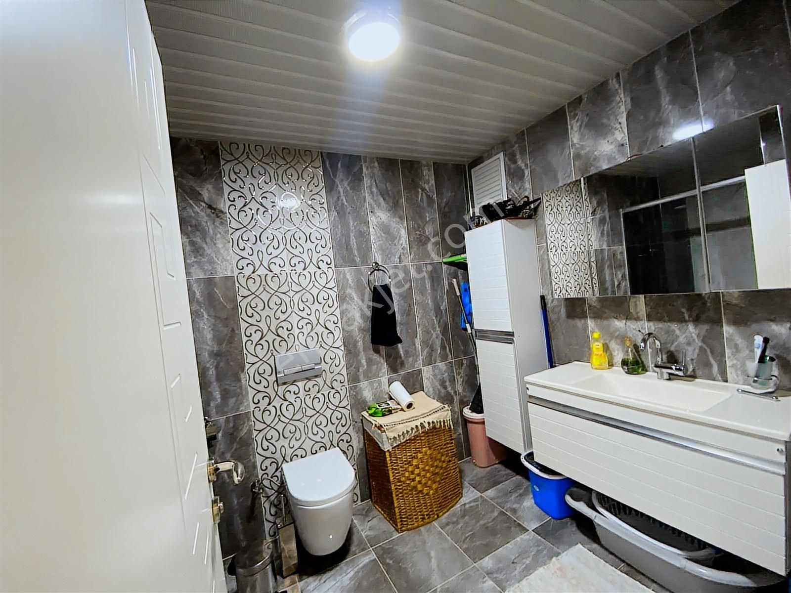 Turgut Özal Mahallesinde Ferah Geniş Yapılı 4+1 Satılık Daire - Görsel 19