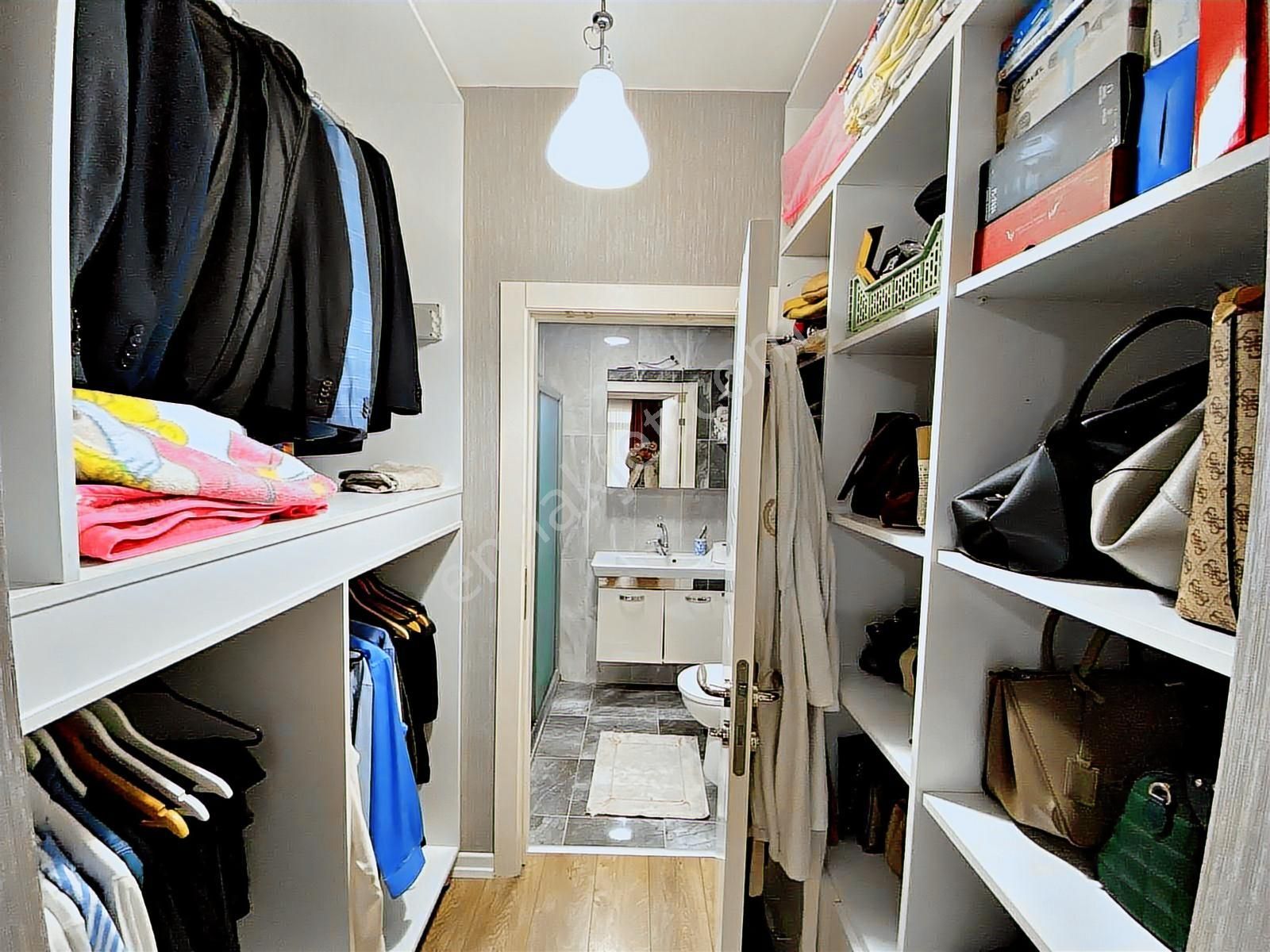 Turgut Özal Mahallesinde Ferah Geniş Yapılı 4+1 Satılık Daire - Görsel 7