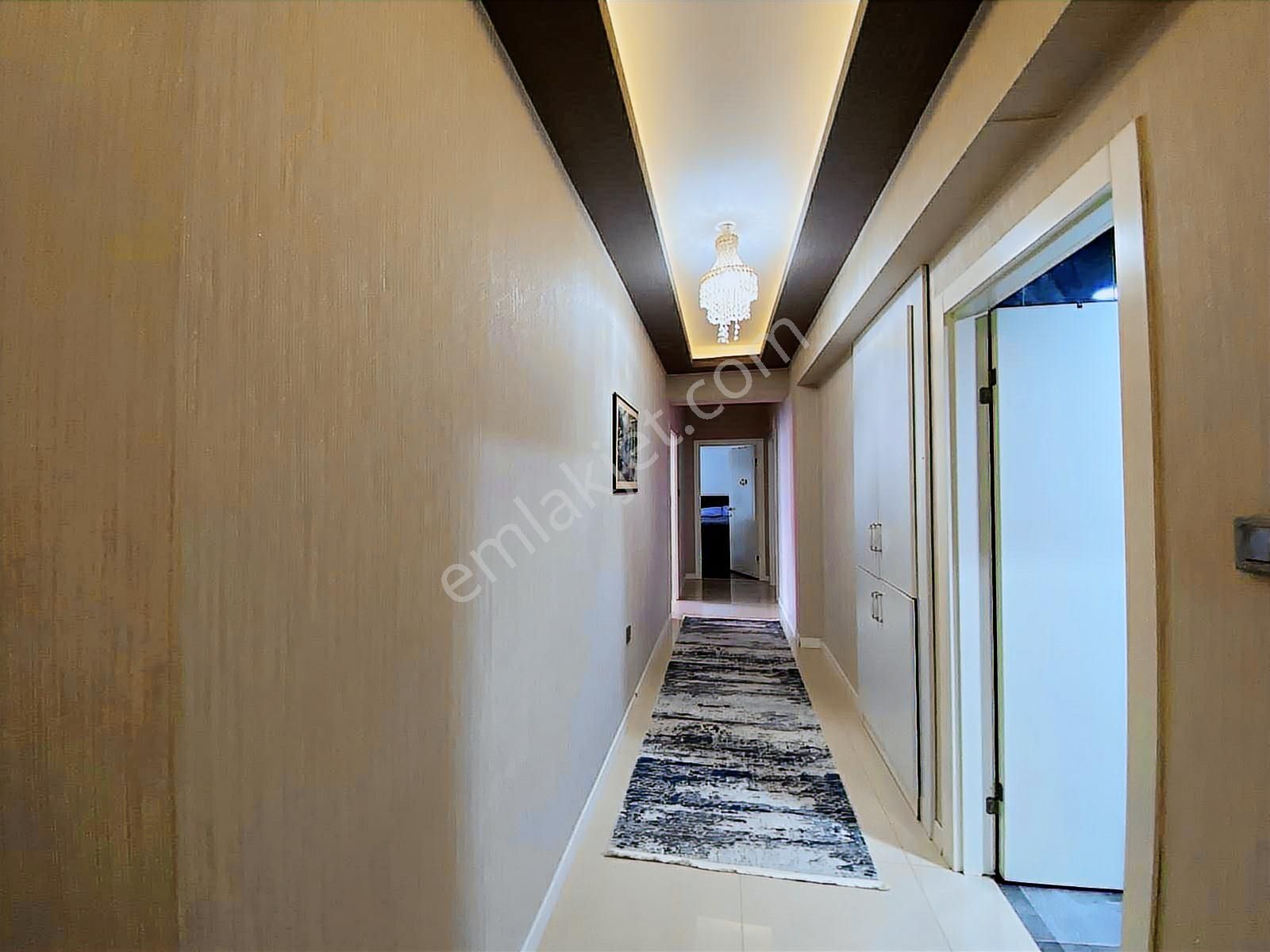 Turgut Özal Mahallesinde Ferah Geniş Yapılı 4+1 Satılık Daire - Görsel 33