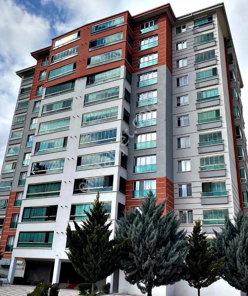 Turgut Özal Mahallesinde Ferah Geniş Yapılı 4+1 Satılık Daire - Görsel 9