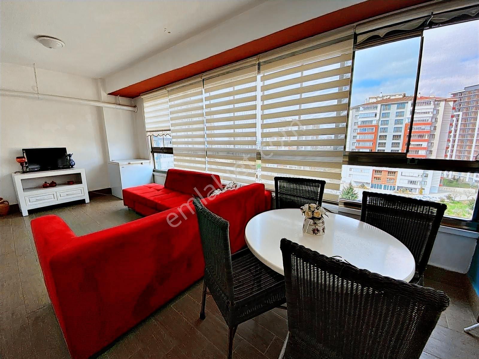 Turgut Özal Mahallesinde Ferah Geniş Yapılı 4+1 Satılık Daire - Görsel 2