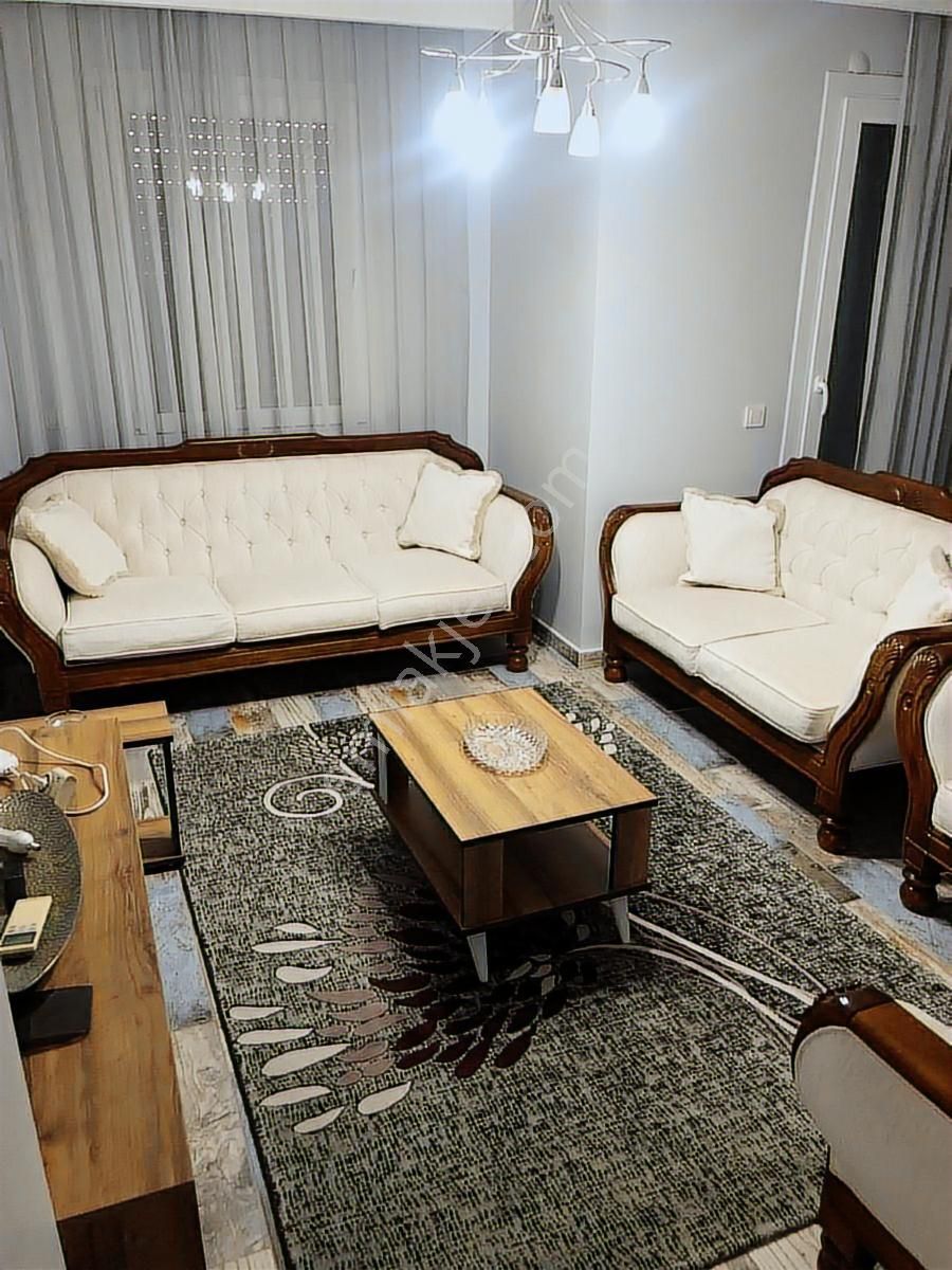 Şeref Karaoğlu'ndan Çeşme Merkezde Full Eşyalı Kiralık Daire - Görsel 4