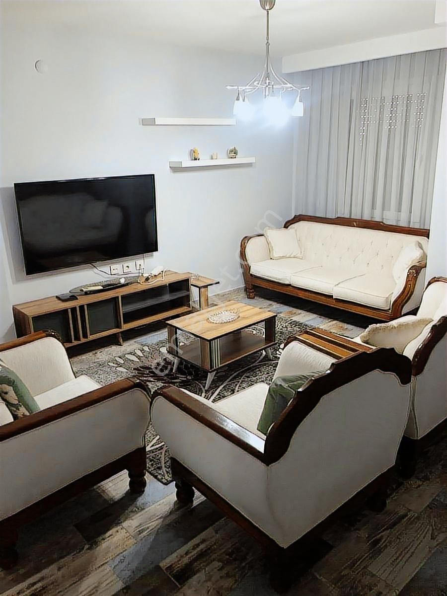 Şeref Karaoğlu'ndan Çeşme Merkezde Full Eşyalı Kiralık Daire - Görsel 8