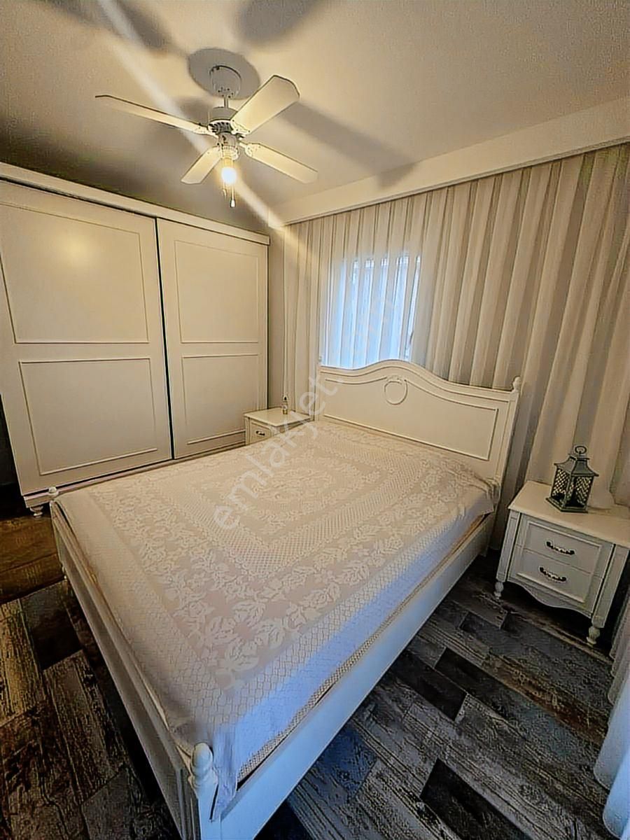 Şeref Karaoğlu'ndan Çeşme Merkezde Full Eşyalı Kiralık Daire - Görsel 15