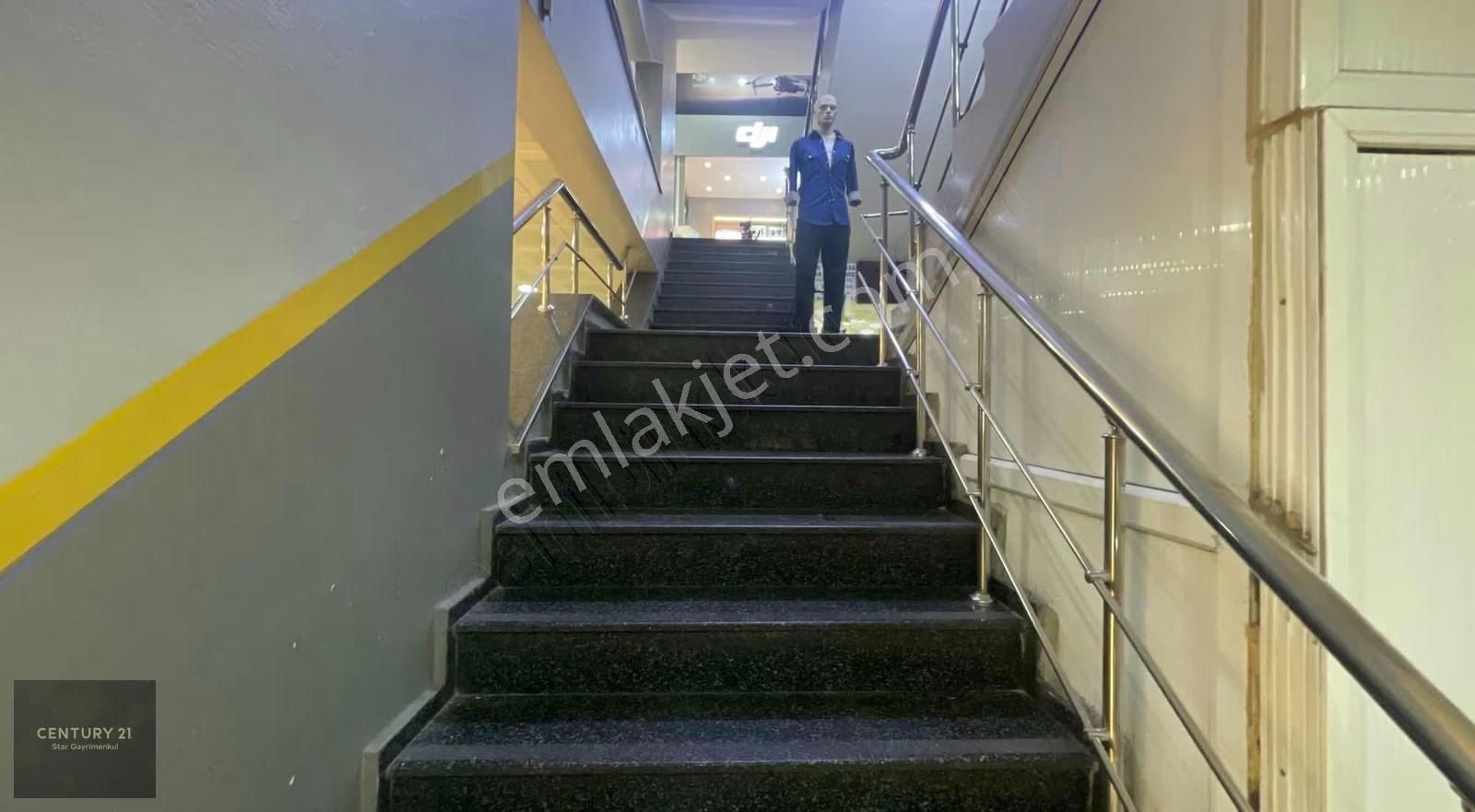 Sirkeci Altın Han İçinde Boş Harika Dükkan - Görsel 5