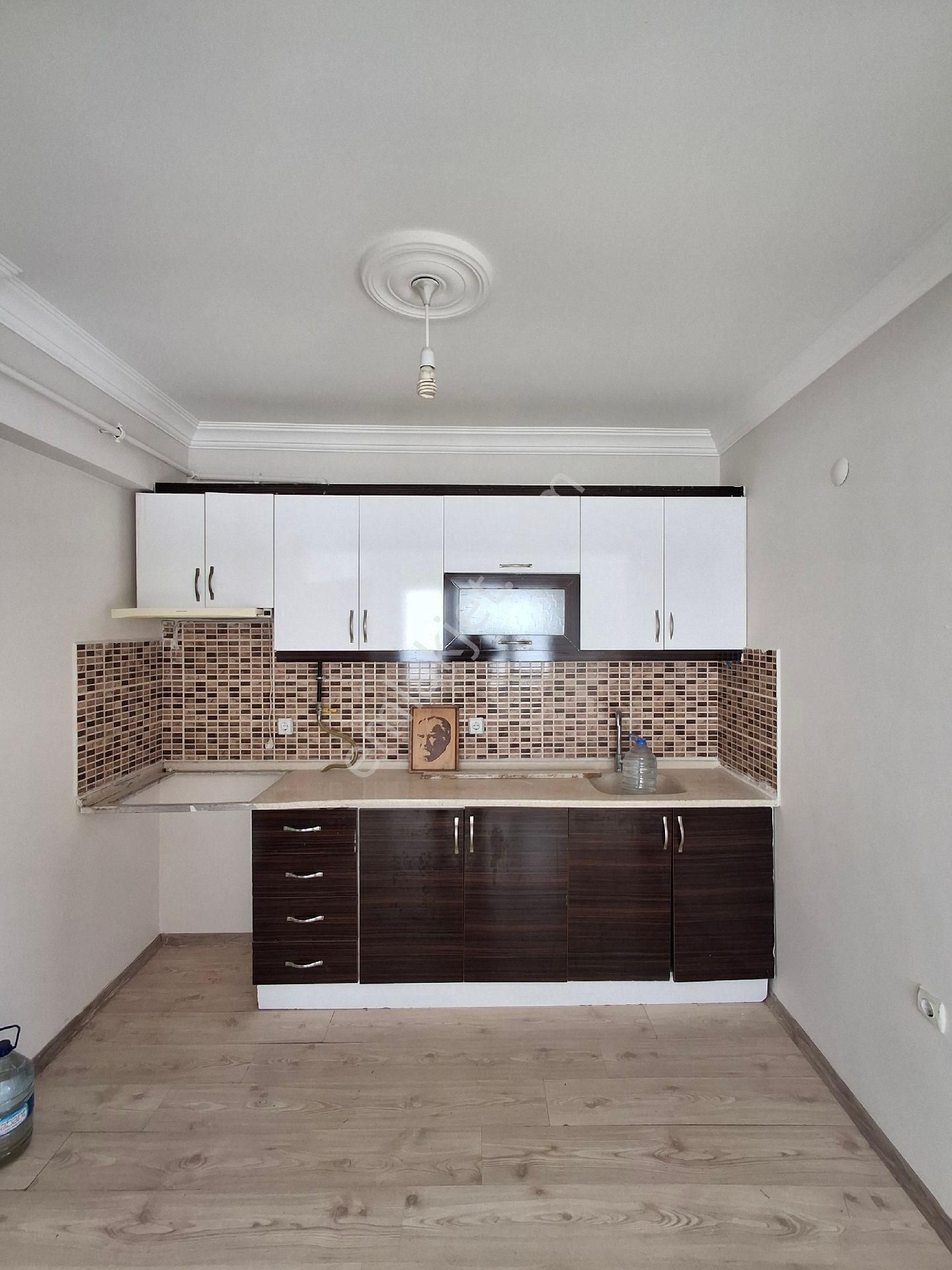 Kayalar Emlaktan Mükemmel Konumda Satılık 2+1 90