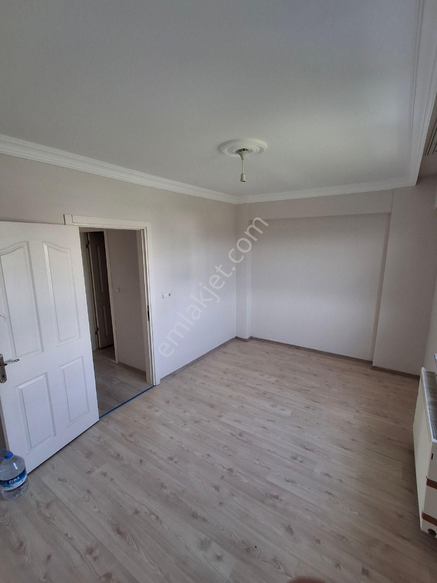 Kayalar Emlaktan Mükemmel Konumda Satılık 2+1 90 - Görsel 9