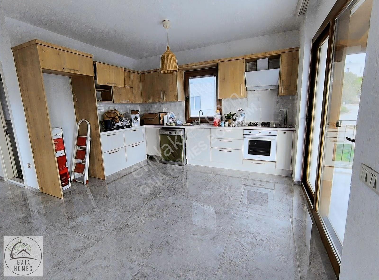Denize Sıfır Sitede, Doğa Manzaralı, 2+1, Eşyasız, Yeni Daire - Görsel 33