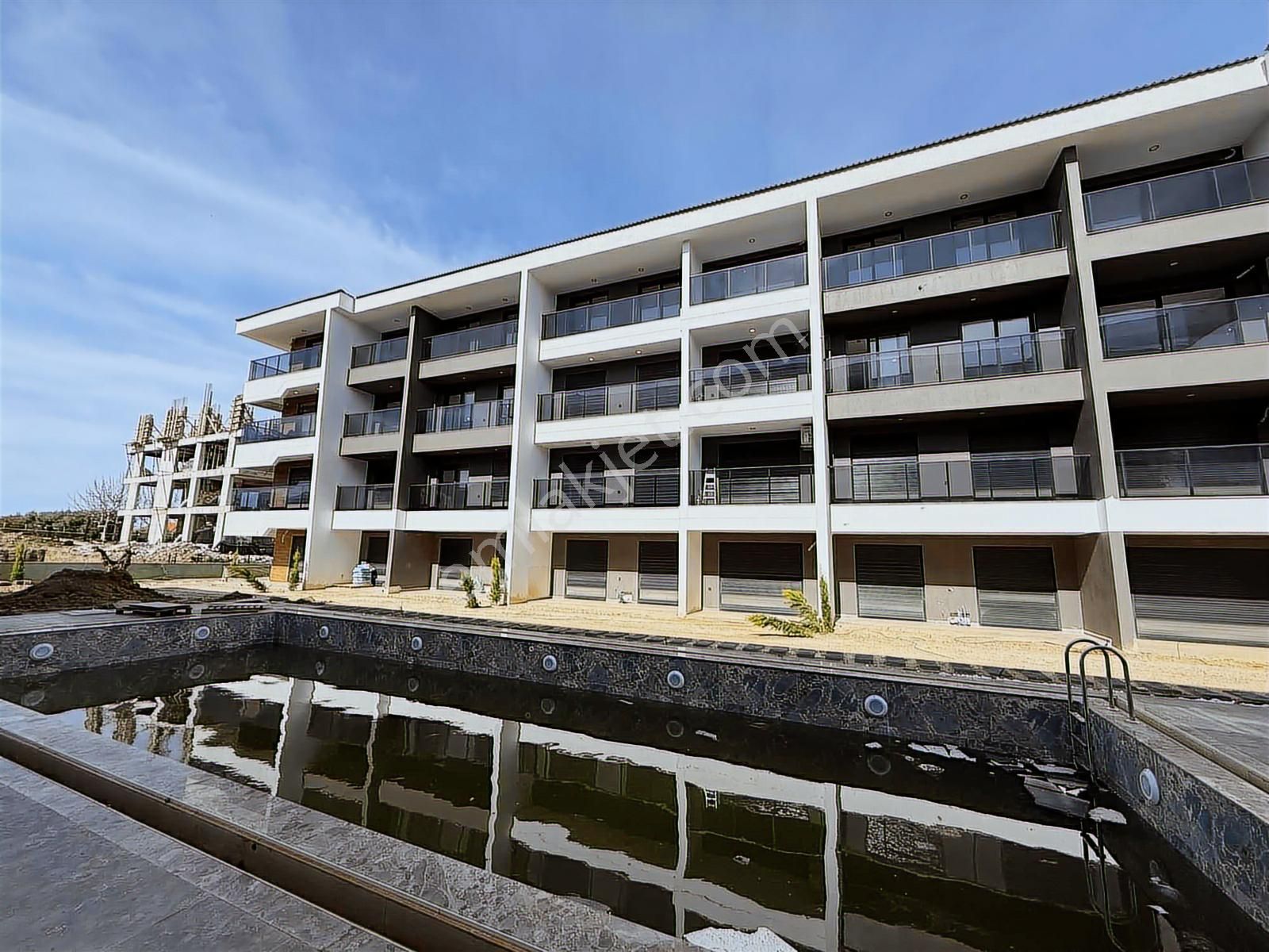 Kuşadası Davutlar Nezih Sitede 2+1 Full Eşyalı Daire - Görsel 24