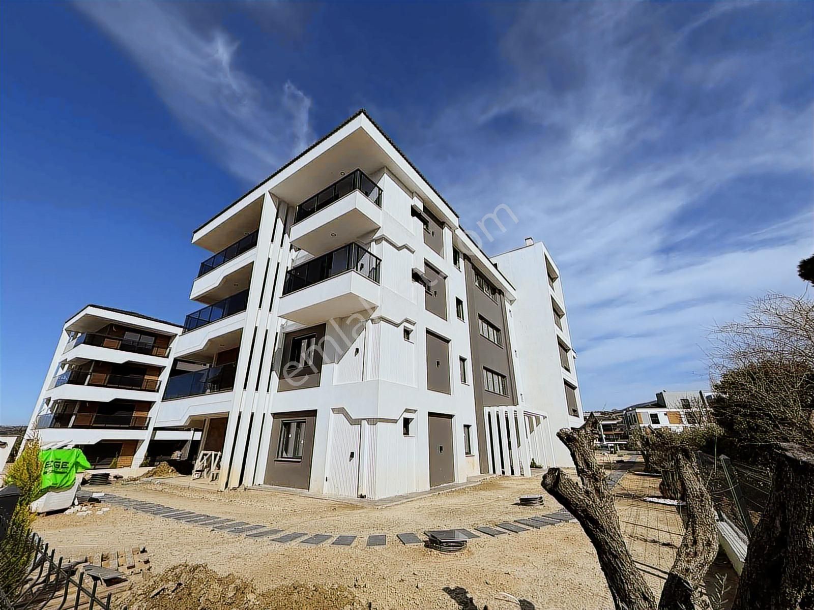 Kuşadası Davutlar Nezih Sitede 2+1 Full Eşyalı Daire - Görsel 17