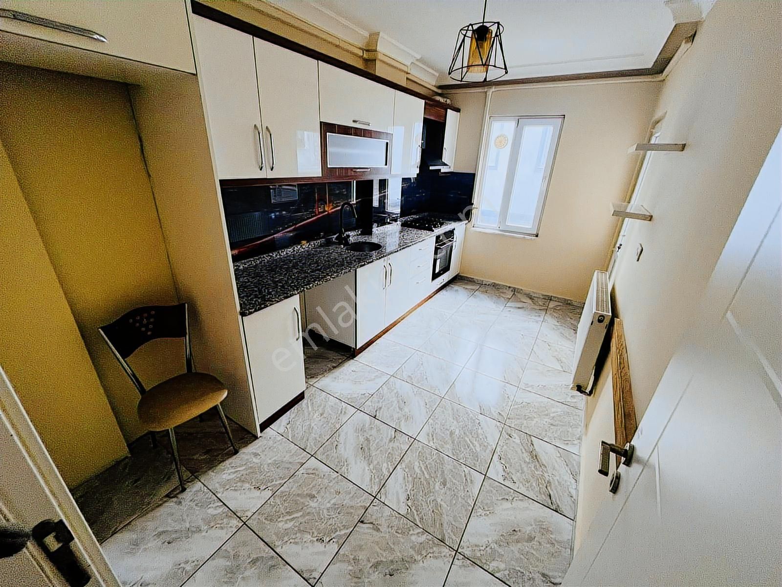 Gömeç'te Hastane Sokağında 2+1geniş Ferah Kiralık Daire - Görsel 9