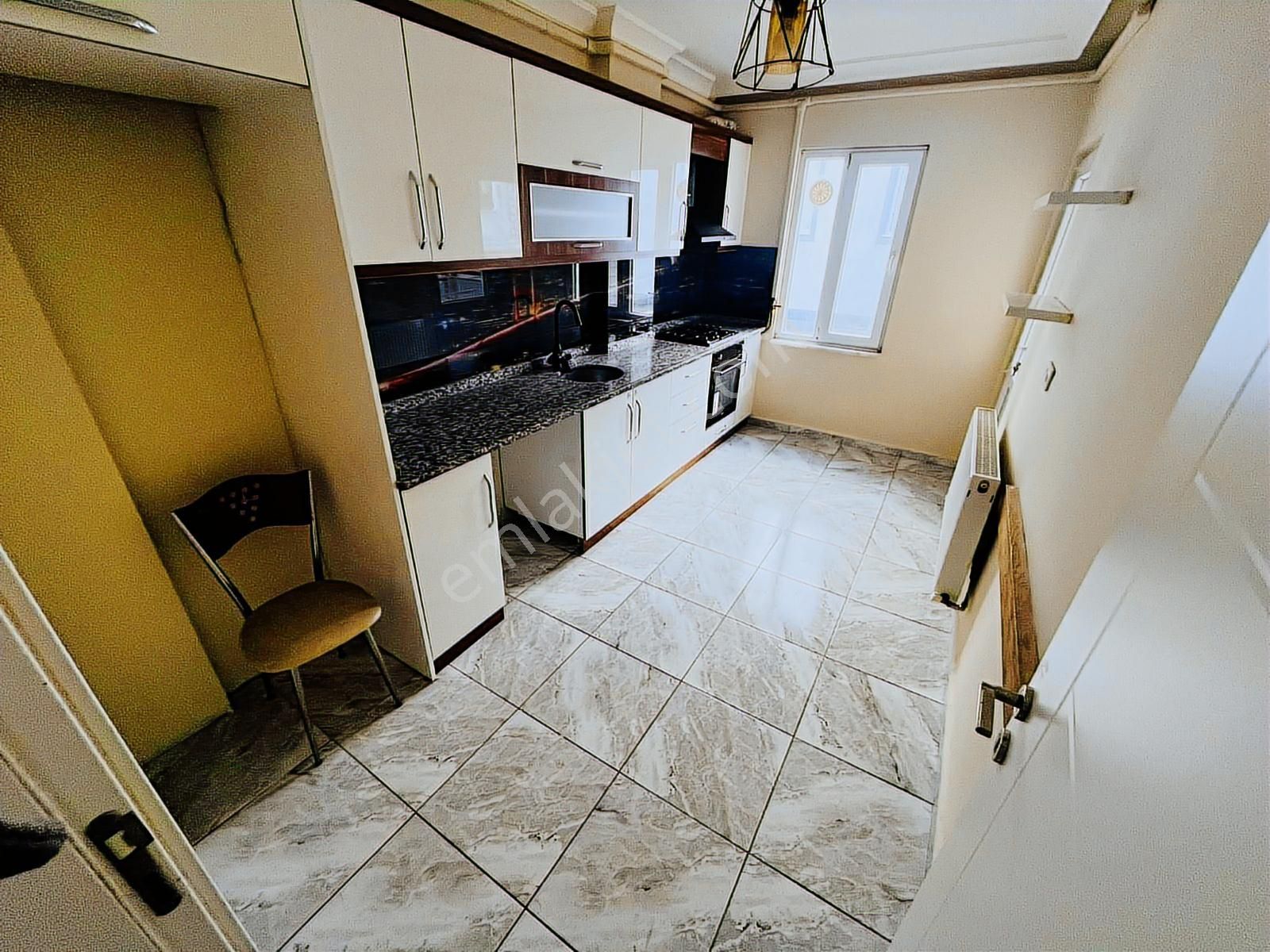 Gömeç'te Hastane Sokağında 2+1geniş Ferah Kiralık Daire - Görsel 5