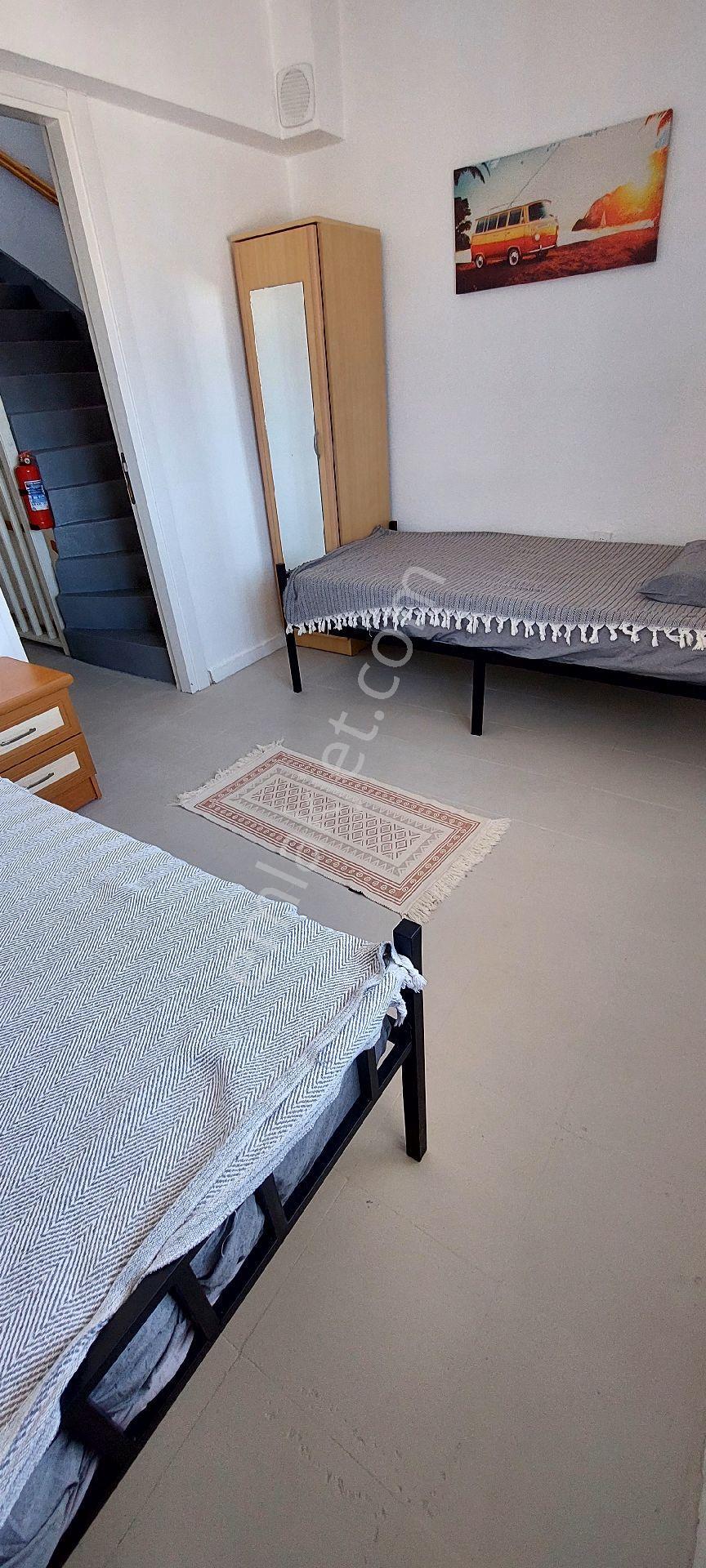 Çeşme Çiftlikköy'de Sakız Adası Deniz Manzaralı Sezonluk Aylık Kiralık Ev - Görsel 9