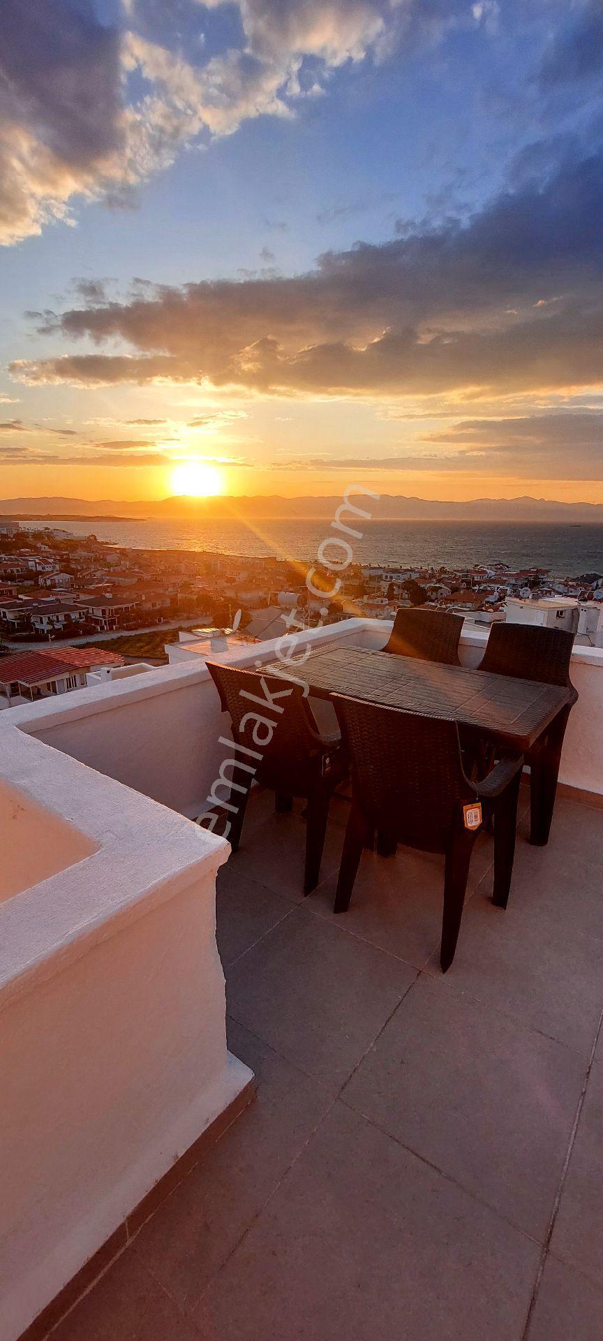 Çeşme Çiftlikköy'de Sakız Adası Deniz Manzaralı Sezonluk Aylık Kiralık Ev - Görsel 4
