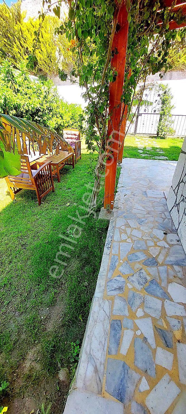 Çeşme Çiftlikköy'de Sakız Adası Deniz Manzaralı Sezonluk Aylık Kiralık Ev - Görsel 22
