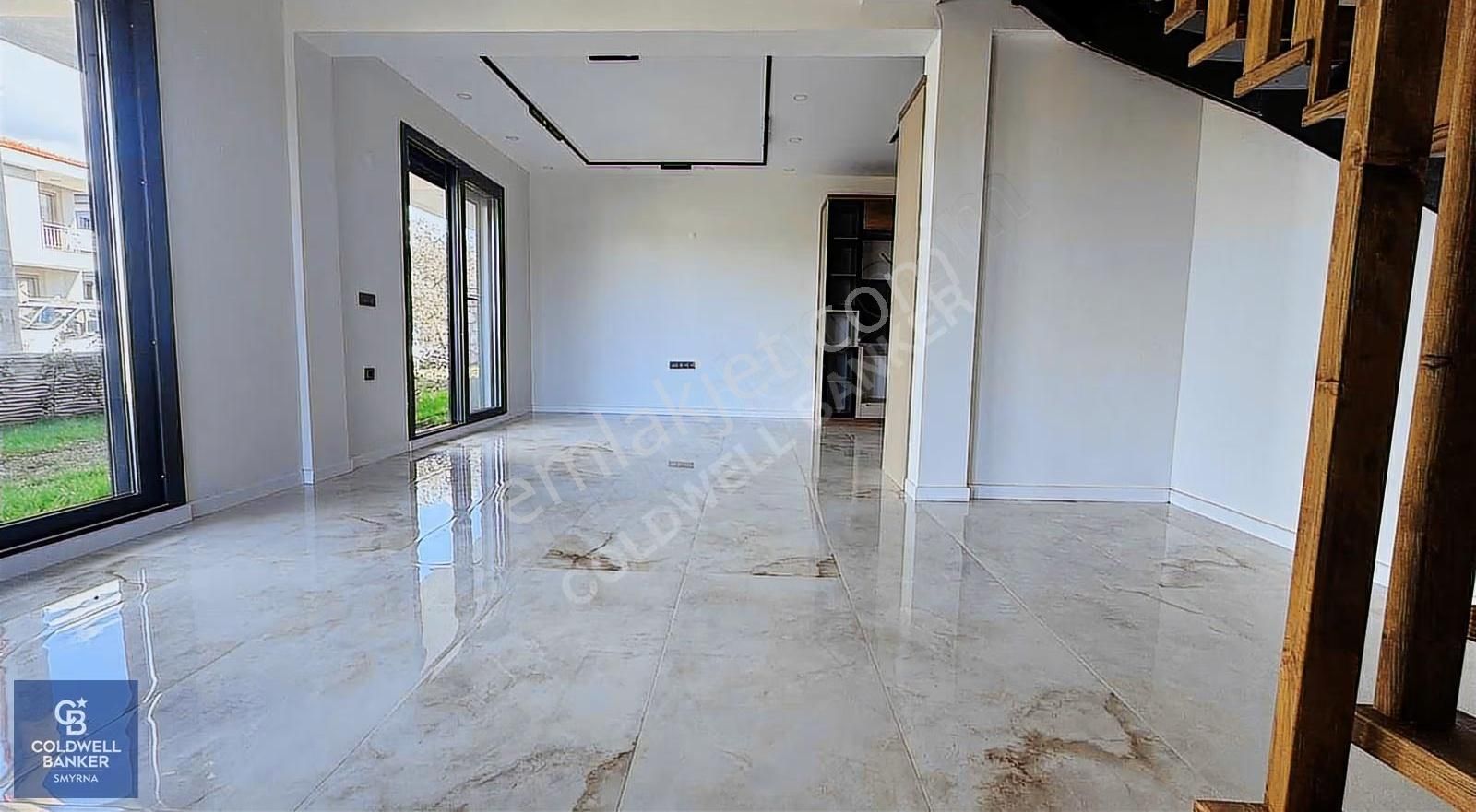 Kuşadası Caddesine Cepheli Sıfır 2+1 Villa - Görsel 9
