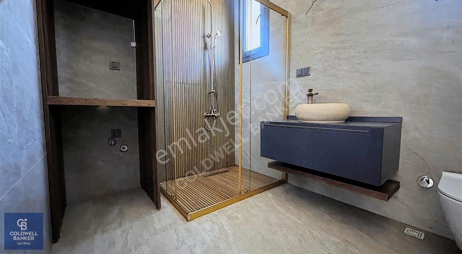 Kuşadası Caddesine Cepheli Sıfır 2+1 Villa - Görsel 23