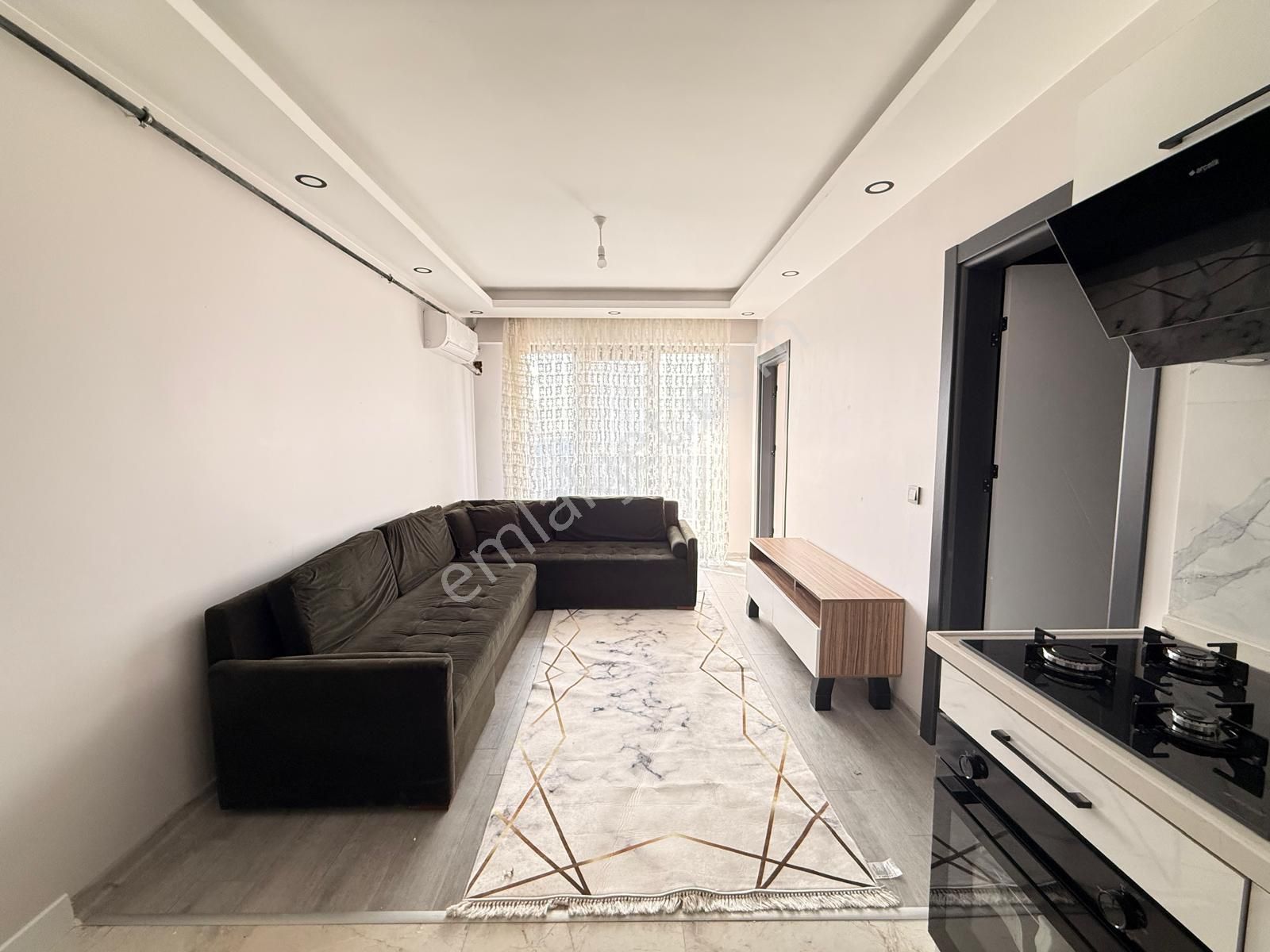 Güven'den Tepe'de Servis Güzergahın'da Full Eşyalı 1+1 Daire