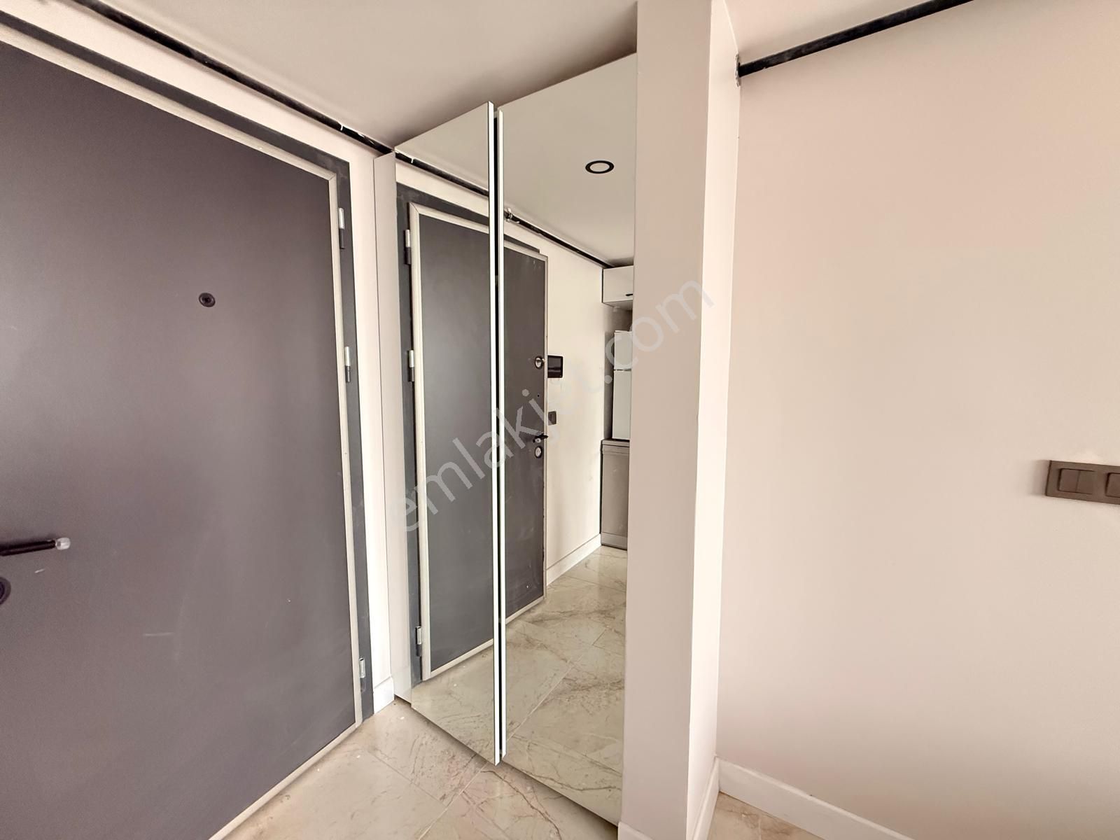 Güven'den Tepe'de Servis Güzergahın'da Full Eşyalı 1+1 Daire - Görsel 12