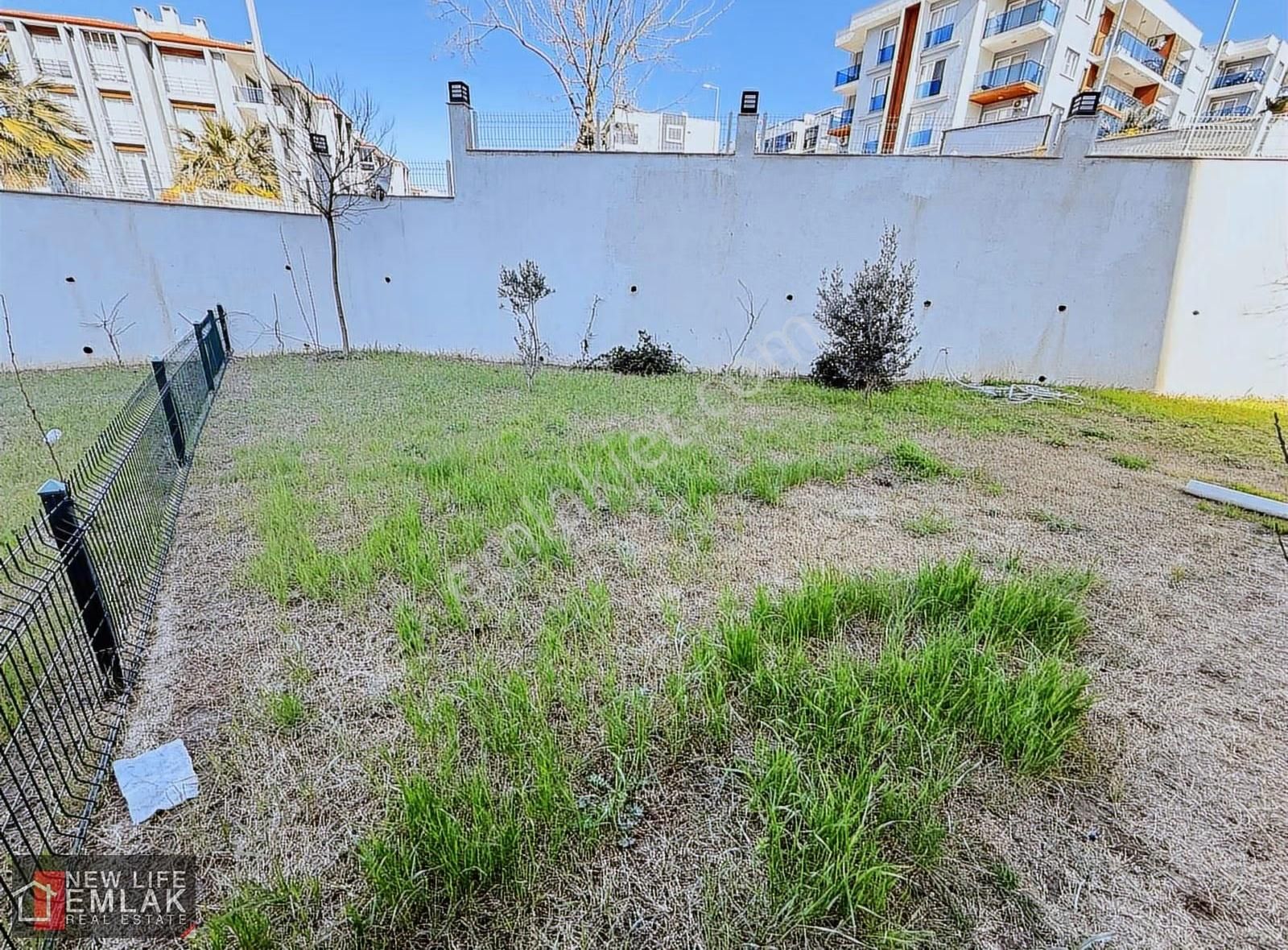 Kuşadasında Eşyalı Satılık Bahçe Katı Daire - Görsel 8