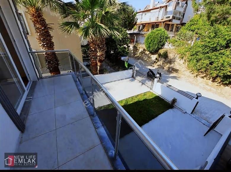 Kuşadasında Marina Bölgesinde Dublex Satılık Villa - Görsel 3