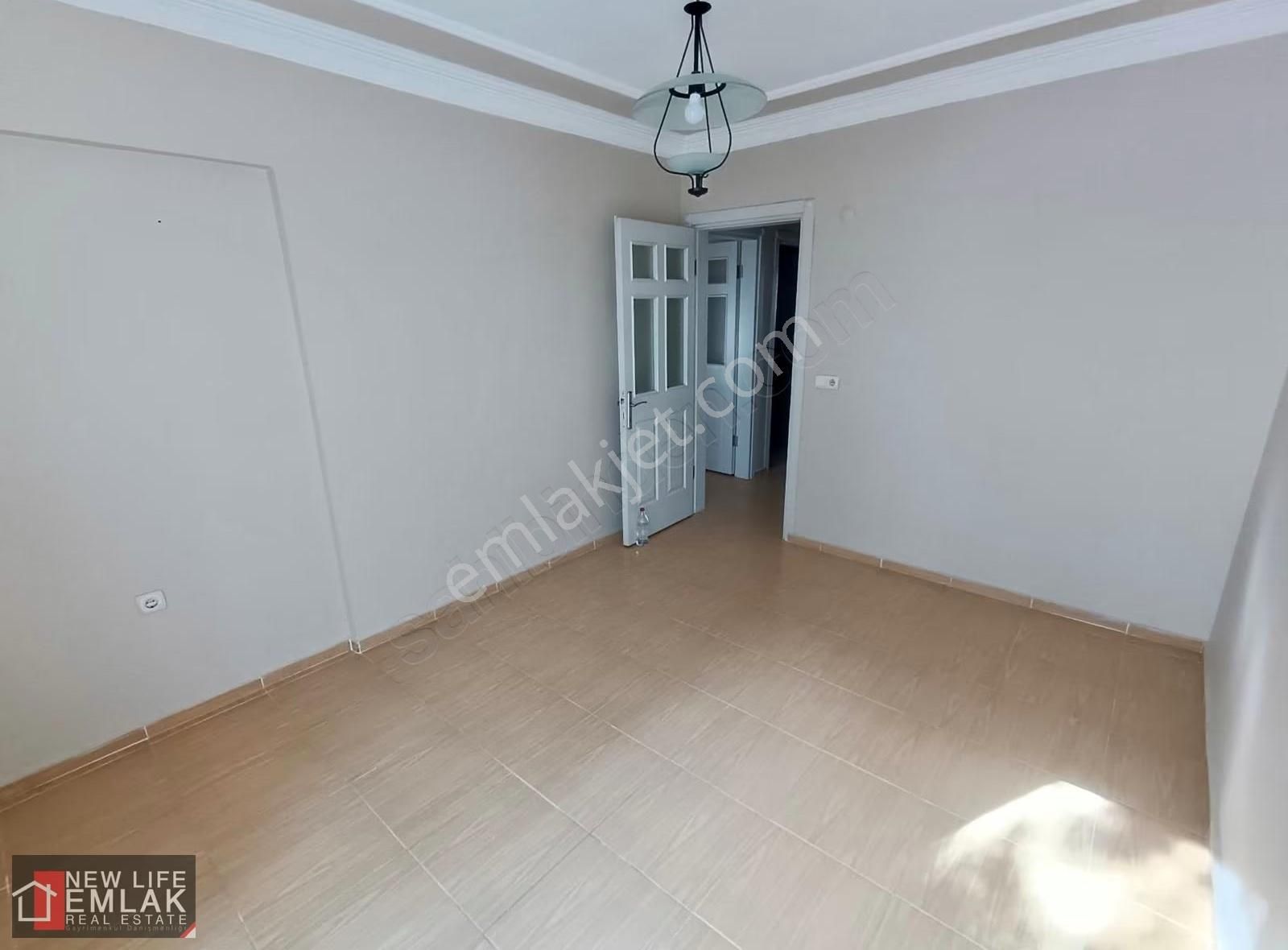 Kuşadası Merkezde Satılık 3+1 Fırsat Daire!! - Görsel 12