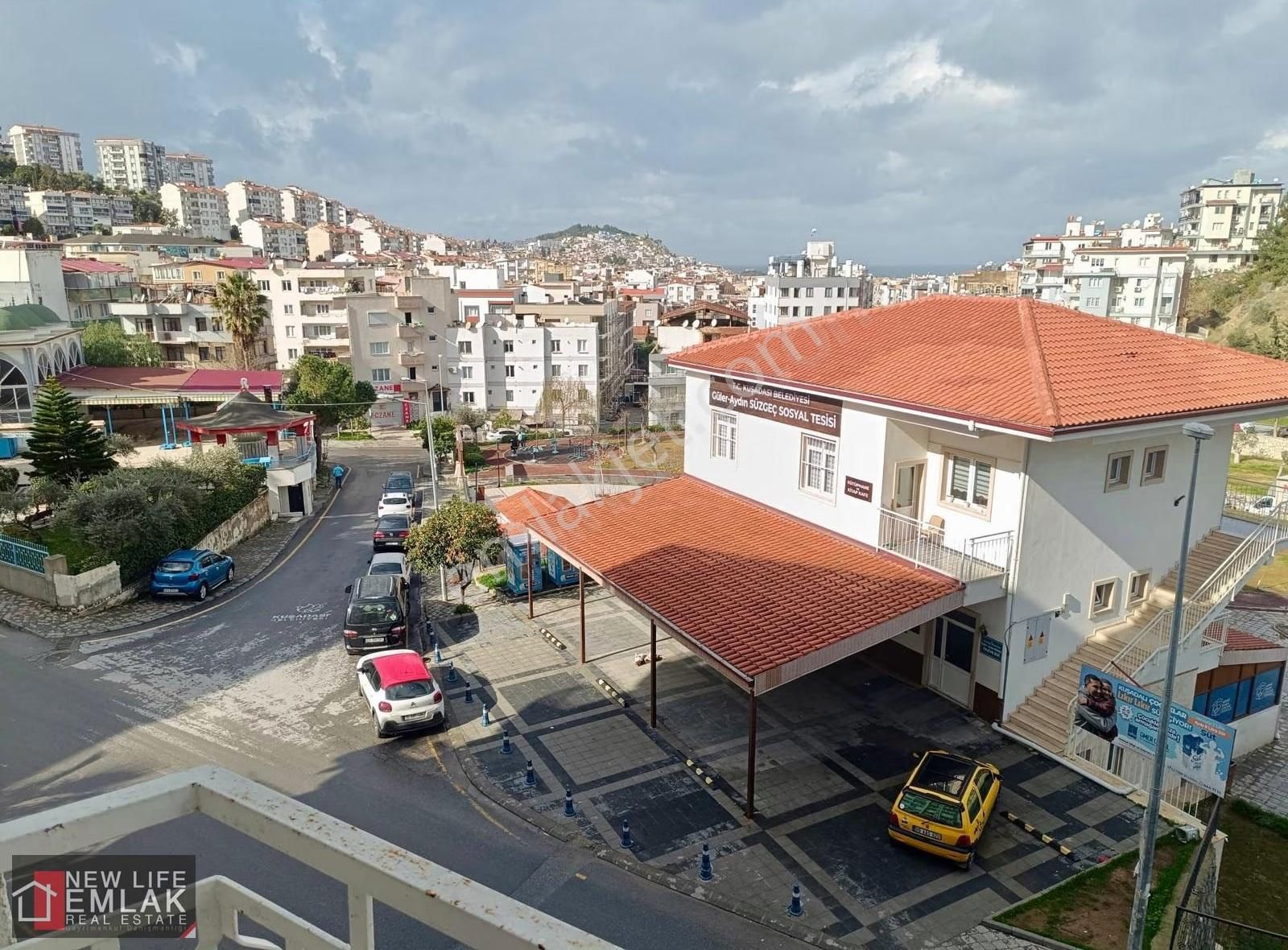 Kuşadası Merkezde Satılık 3+1 Fırsat Daire!! - Görsel 4