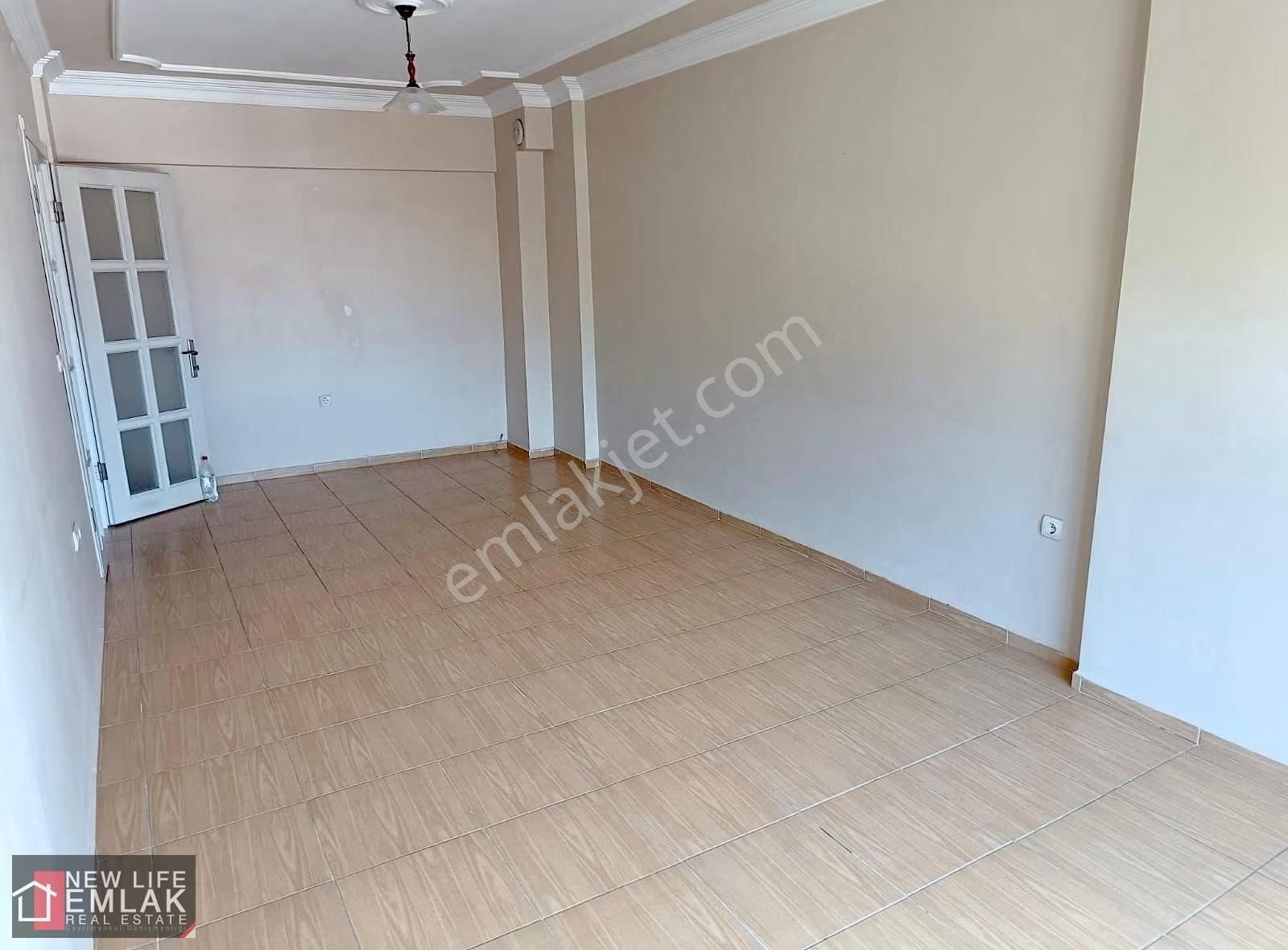 Kuşadası Merkezde Satılık 3+1 Fırsat Daire!! - Görsel 19