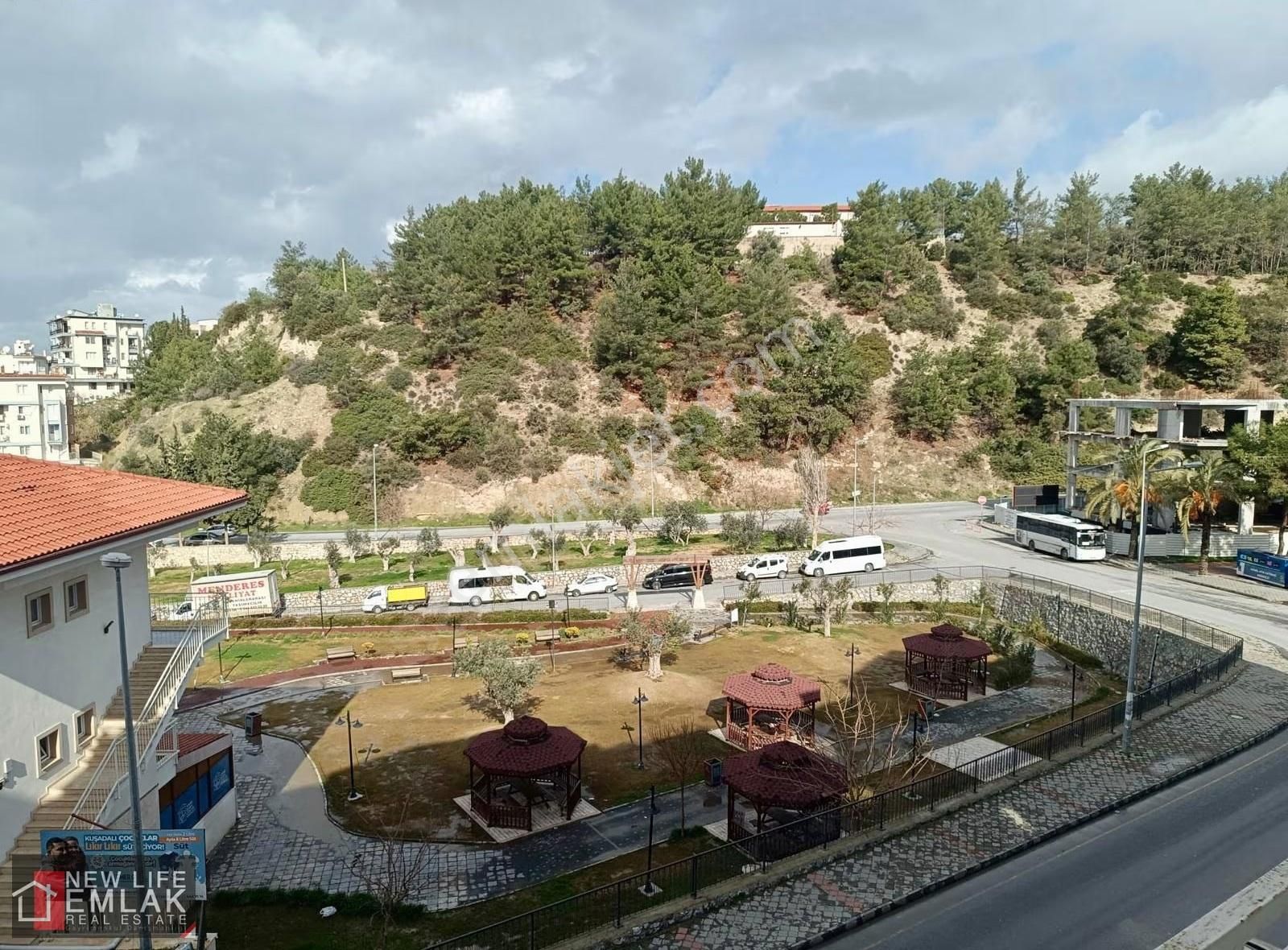 Kuşadası Merkezde Satılık 3+1 Fırsat Daire!! - Görsel 10