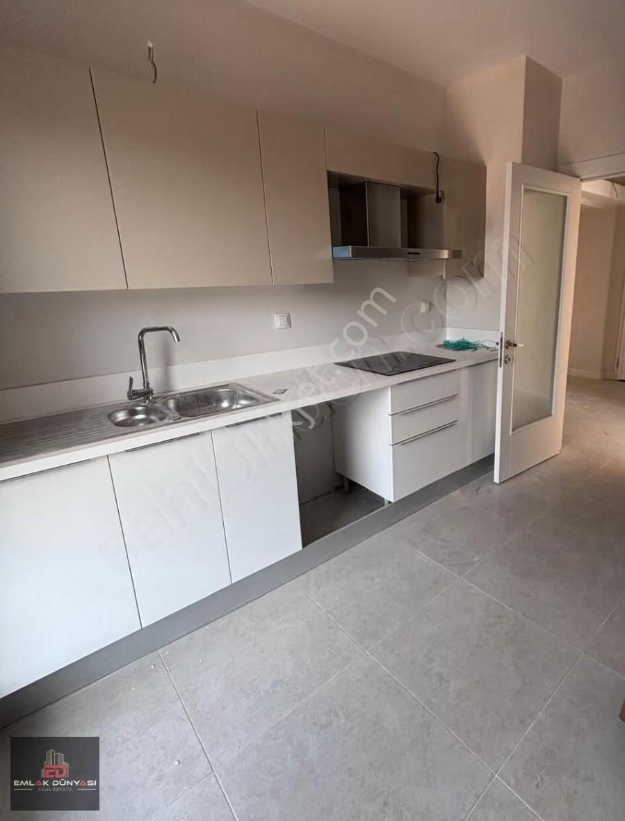 Emlak Dünyasından Sur Yapıda 3+1 Ayrı Mutfak
