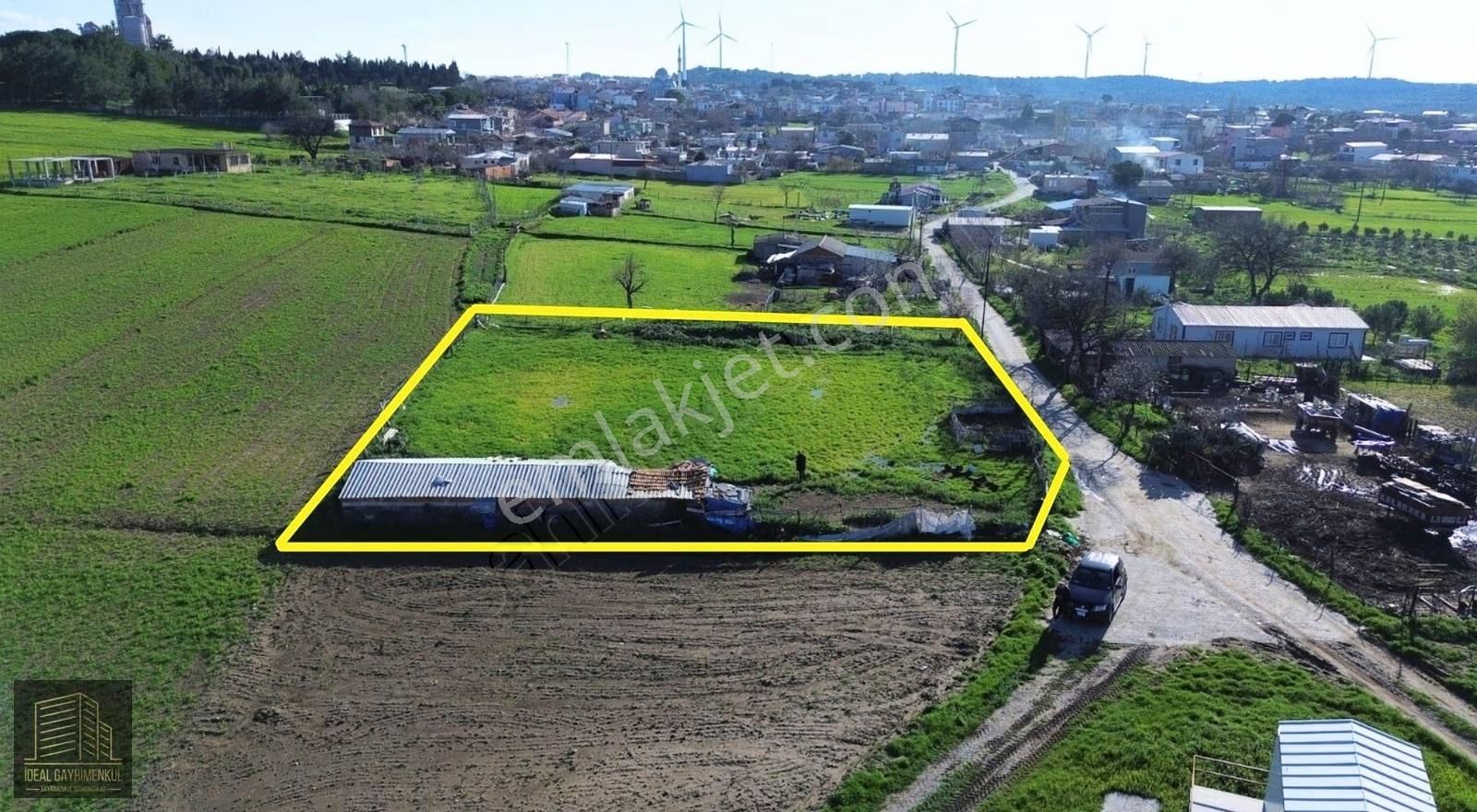 Mahmudiye'de Yaşamın Kıyısında: İmar Sınırında, 2.200 M2 Arazi