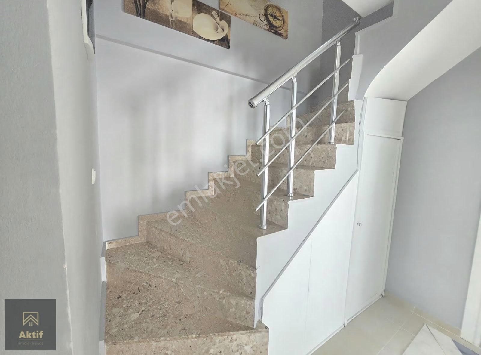 Dünyagöz Karşısı Karşıyaka Da Fuul Eşyalı Tranvaya Adım Mesafe - Görsel 6