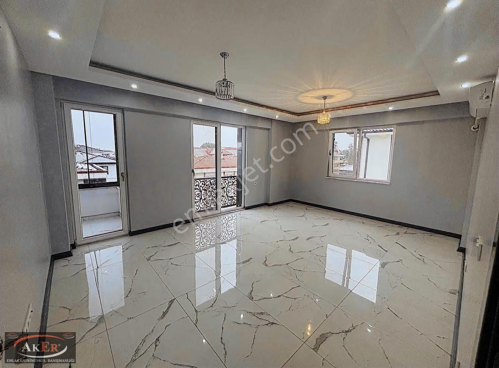 Lüks | 3.kat | Ön Cephe | Çift Balkonlu | İskanlı | 3+1 Daire