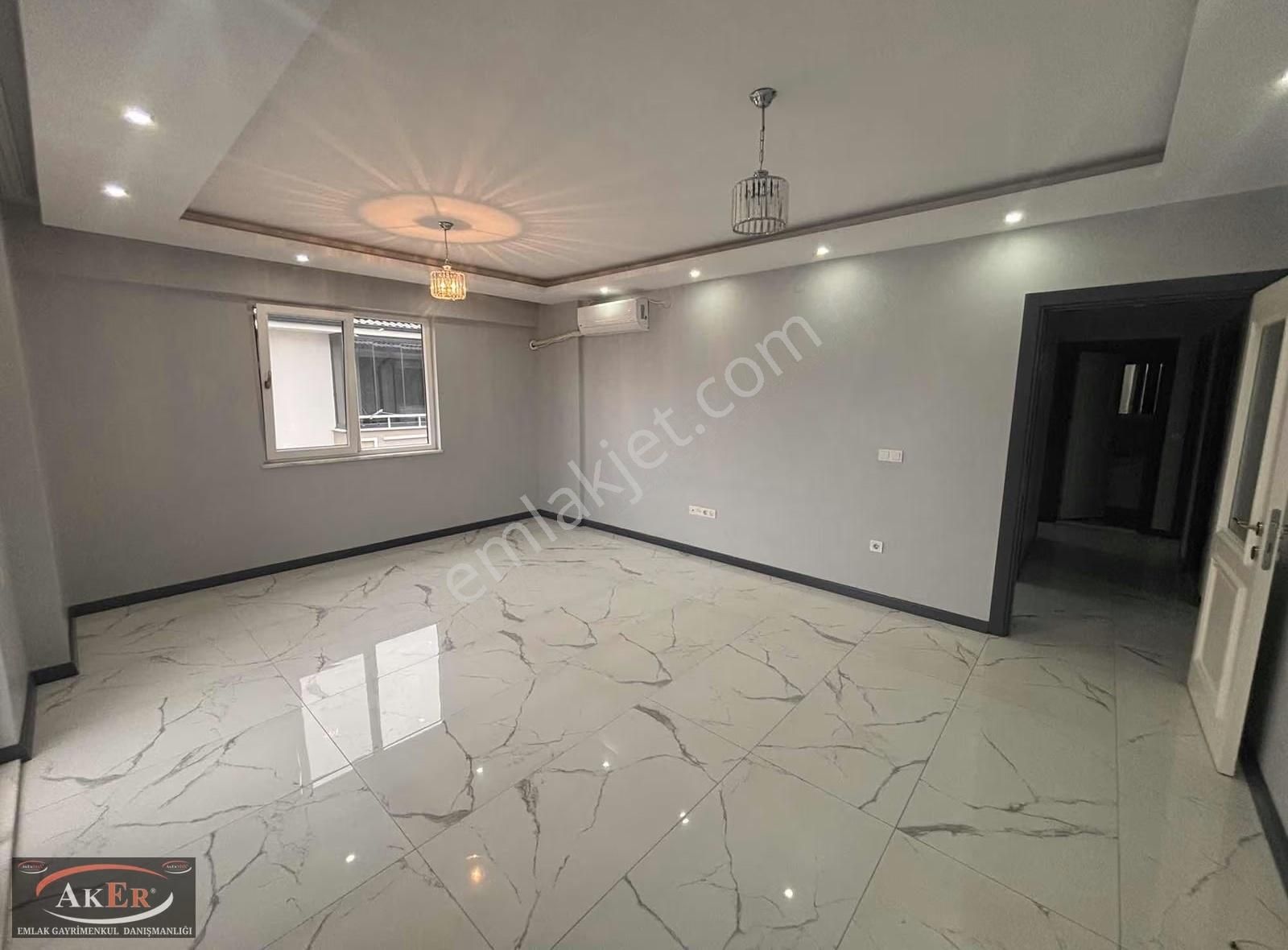 Lüks | 3.kat | Ön Cephe | Çift Balkonlu | İskanlı | 3+1 Daire - Görsel 18