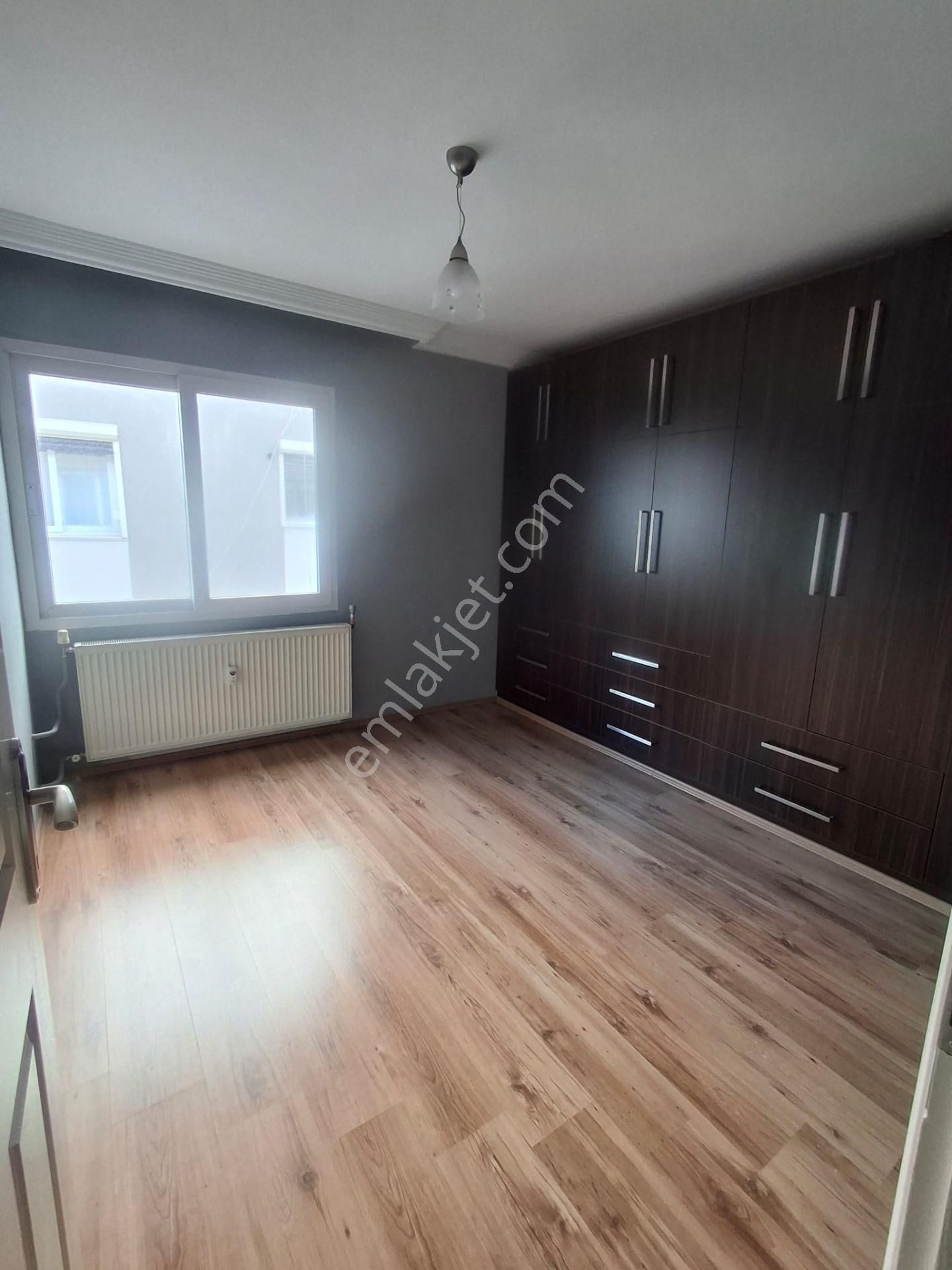 Karataş Lisesi Refüjlü Geniş Yolda Köşe K.mutfak D.gaz 3+1 - Görsel 23