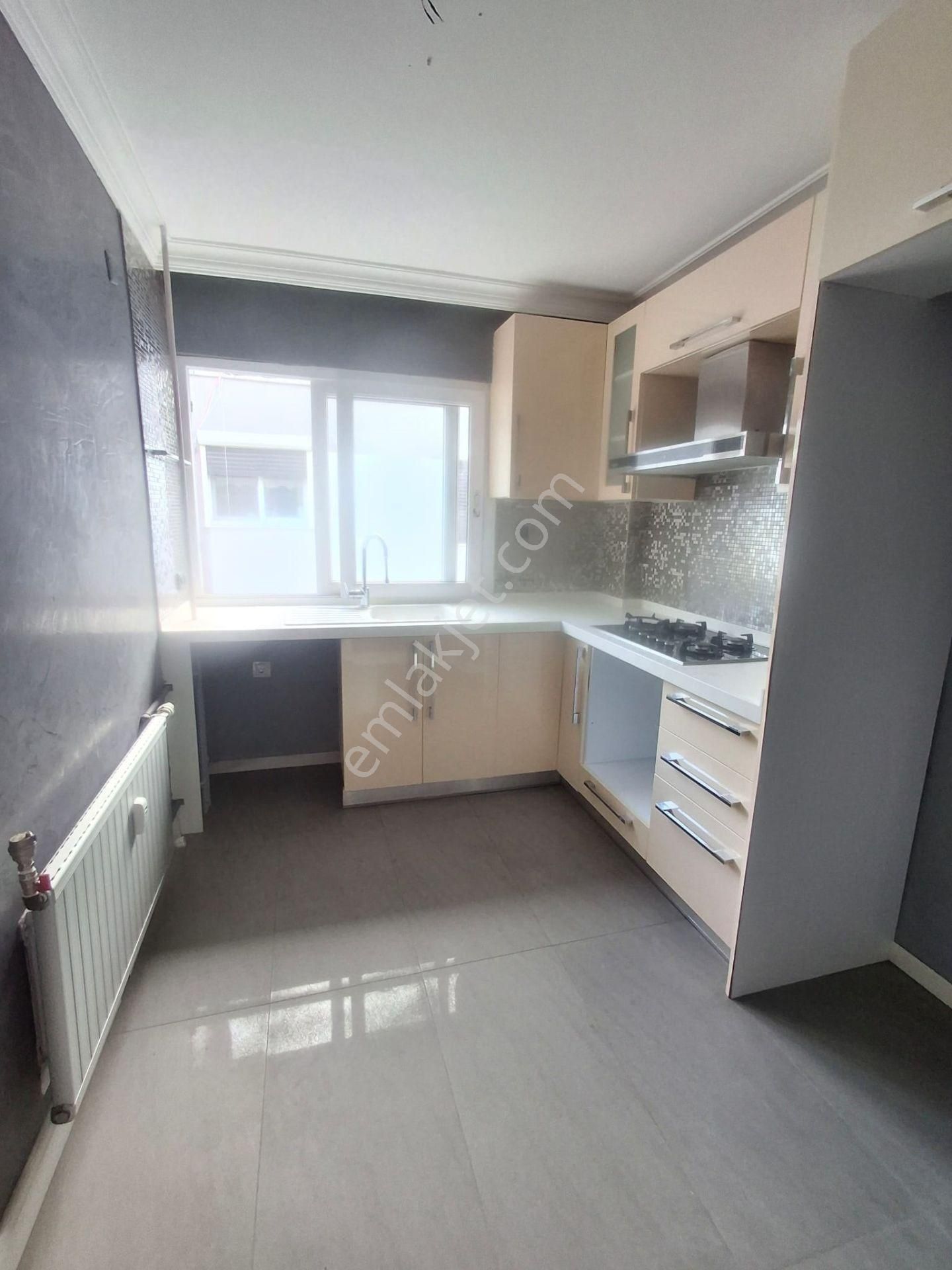 Karataş Lisesi Refüjlü Geniş Yolda Köşe K.mutfak D.gaz 3+1 - Görsel 20