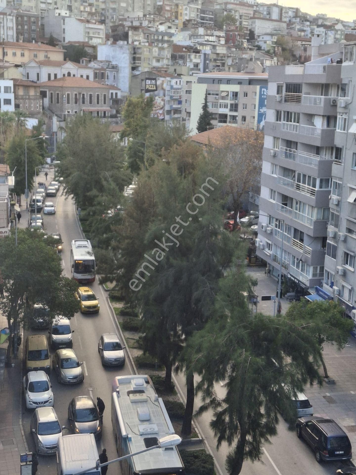 Karataş Lisesi Refüjlü Geniş Yolda Köşe K.mutfak D.gaz 3+1 - Görsel 11