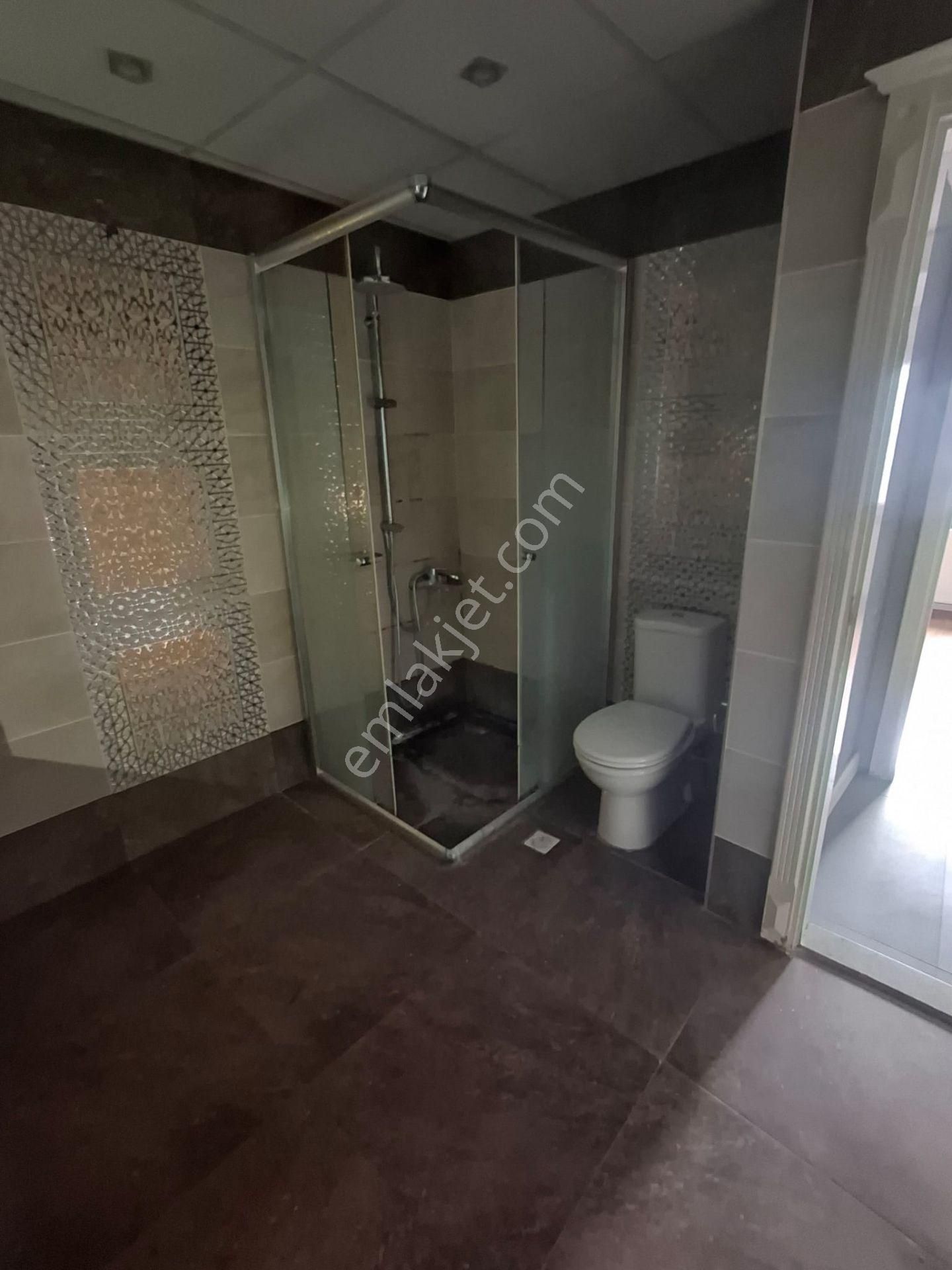 Karataş Lisesi Refüjlü Geniş Yolda Köşe K.mutfak D.gaz 3+1 - Görsel 31